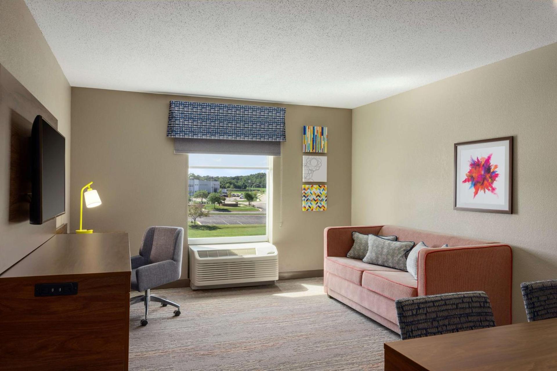 Hampton Inn St. Louis-Columbia photo 12