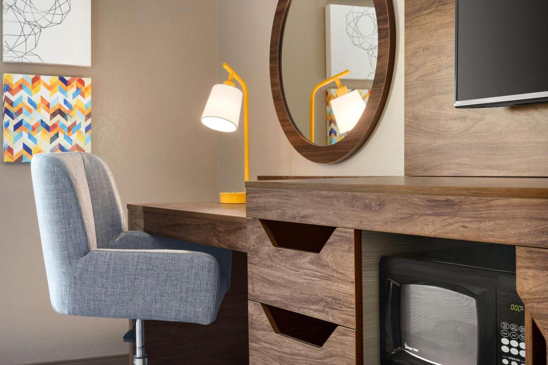 Hampton Inn St. Louis-Columbia photo 13