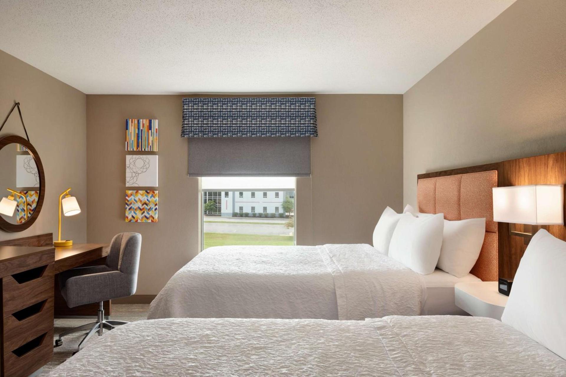 Hampton Inn St. Louis-Columbia photo 14