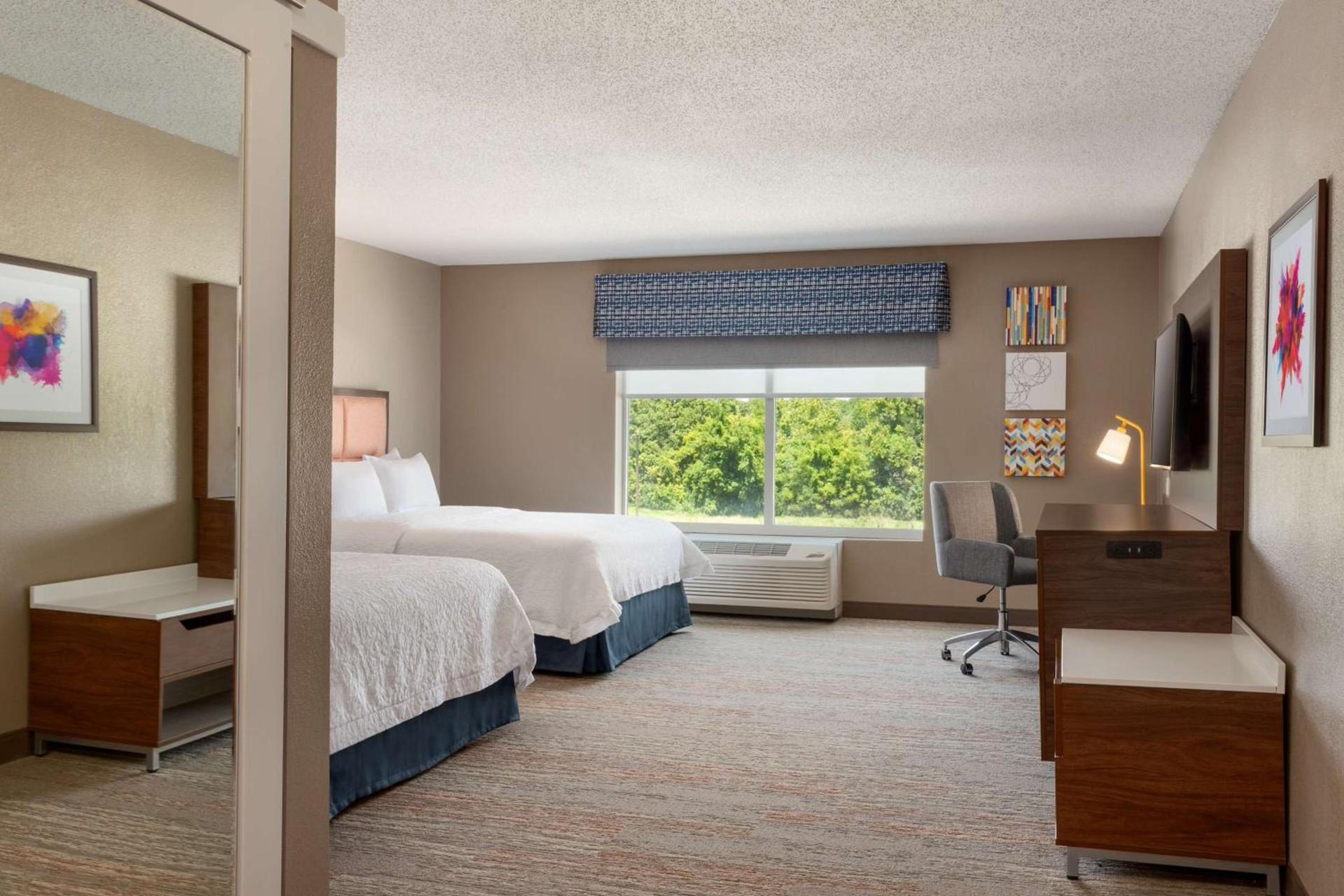 Hampton Inn St. Louis-Columbia photo 15