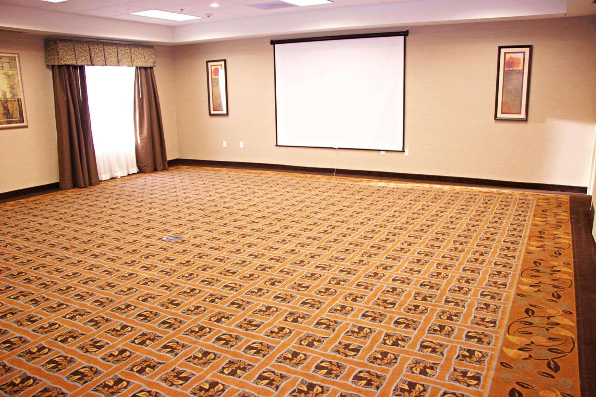 Hampton Inn Sidney photo 55