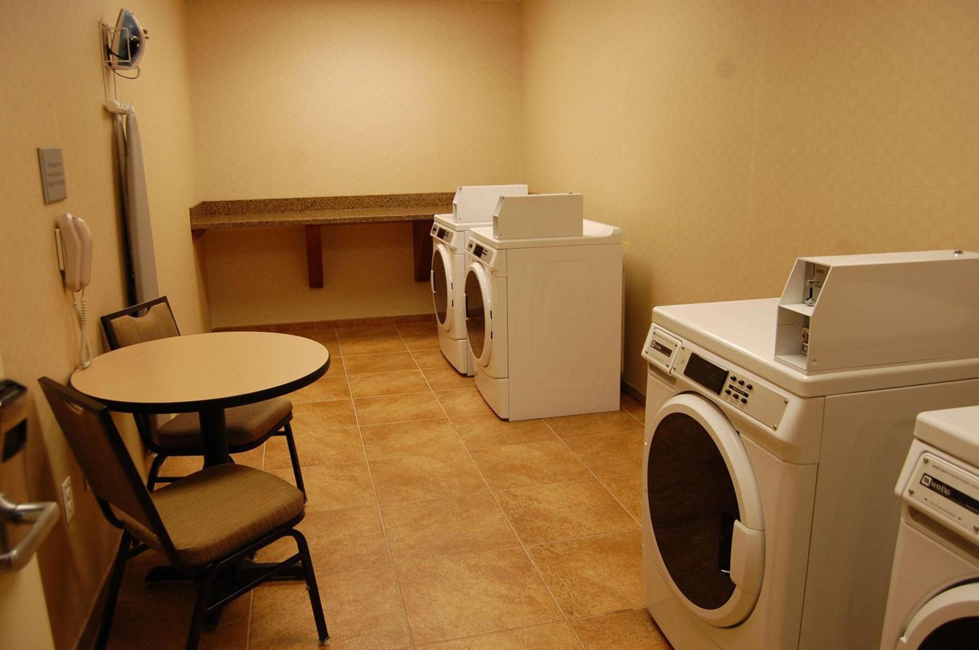 Hampton Inn Sidney photo 59