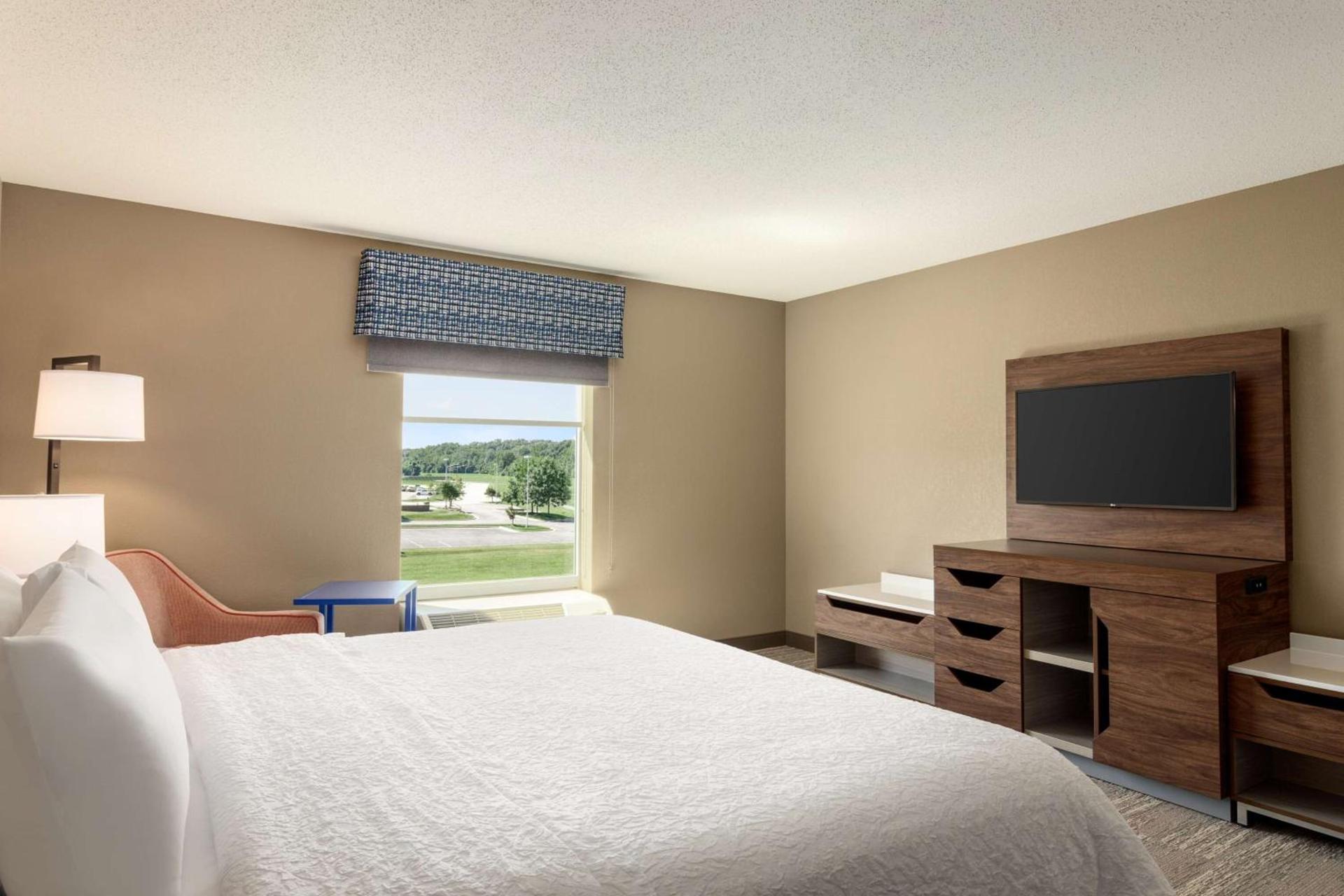 Hampton Inn St. Louis-Columbia photo 28