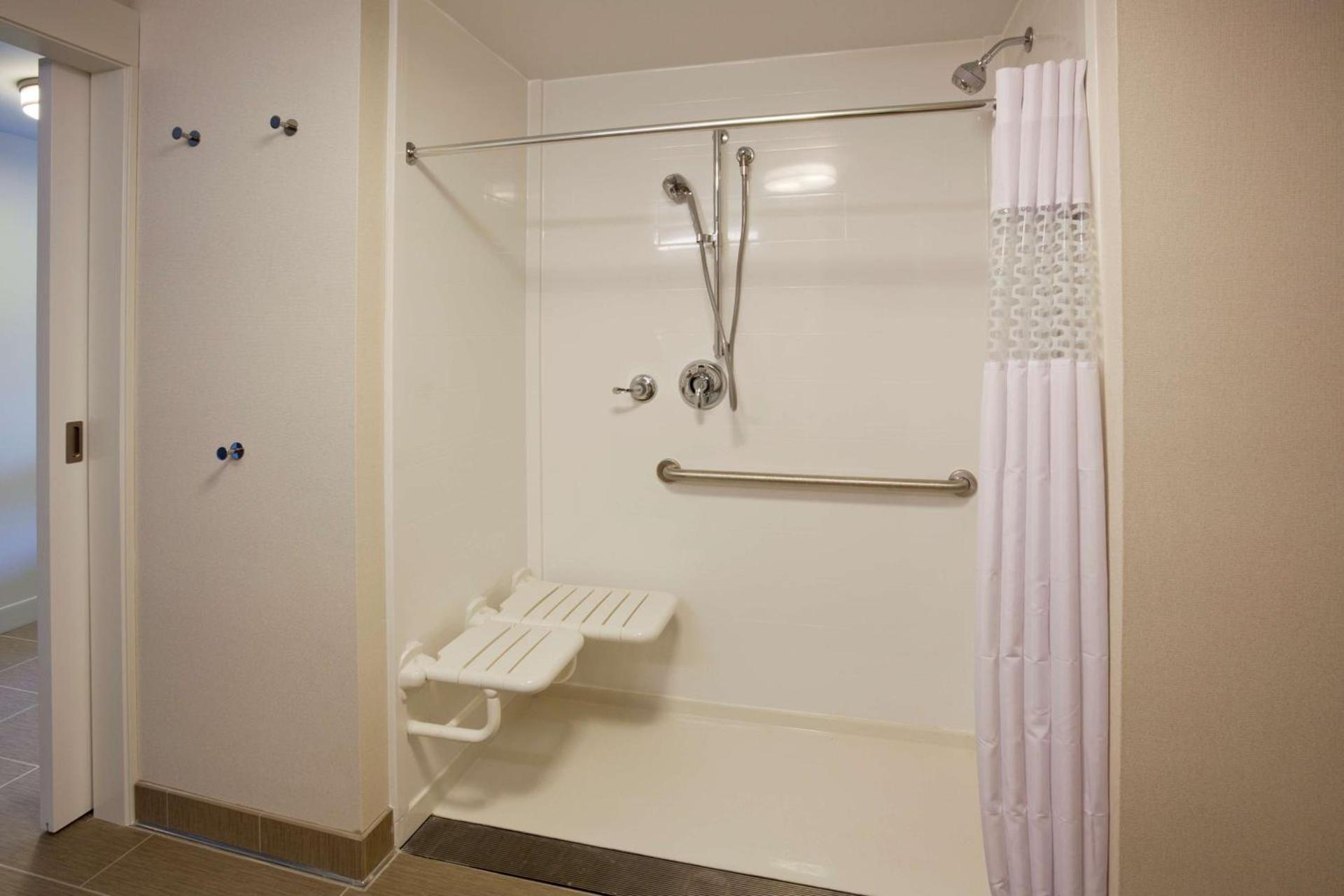 Hampton Inn Spicer Green Lake, MN photo 34