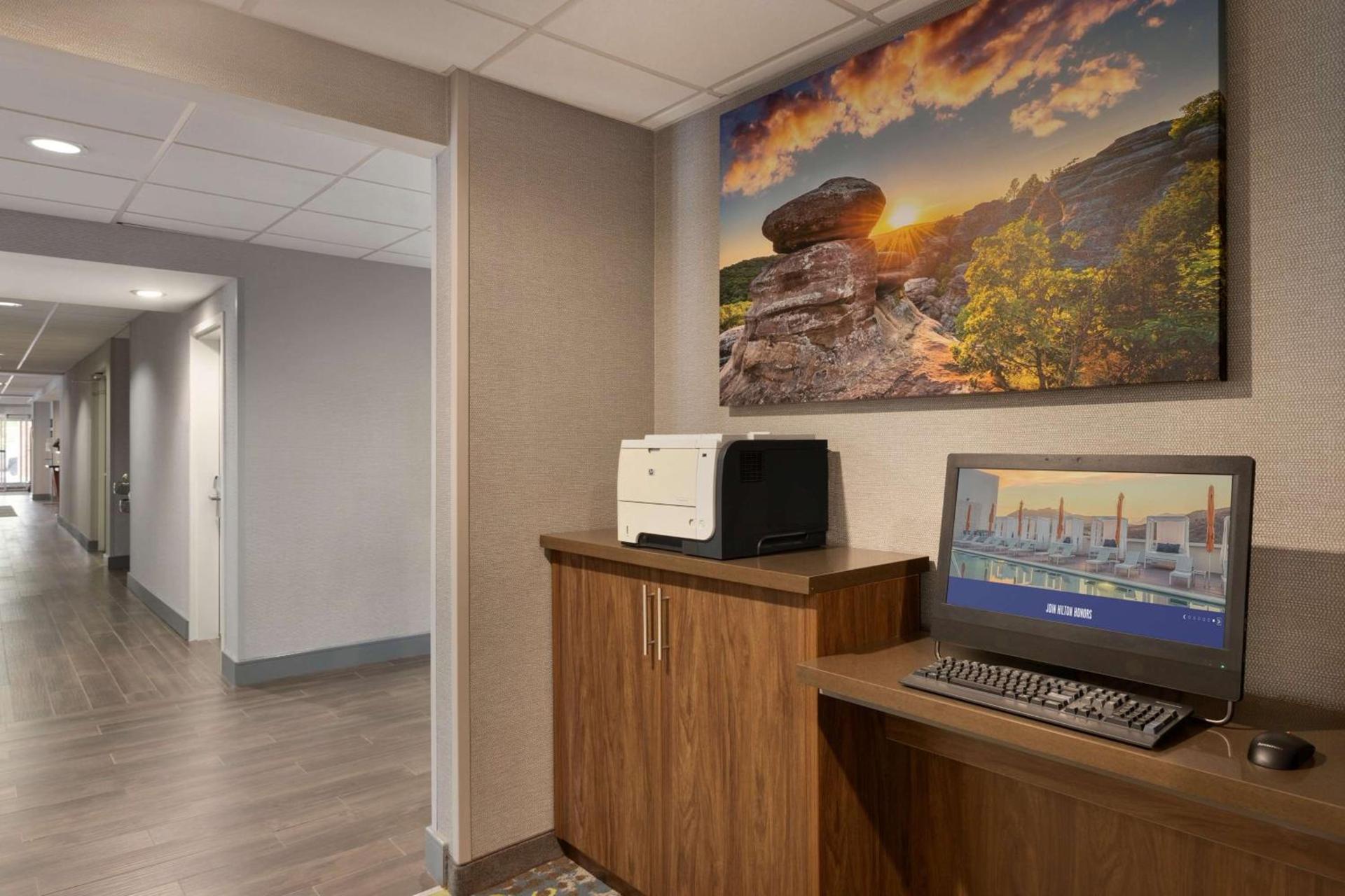 Hampton Inn St. Louis-Columbia photo 29