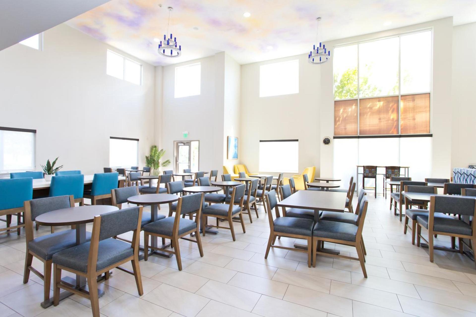 Holiday Inn Express & Suites Sacramento NE Cal Expo by IHG photo 9