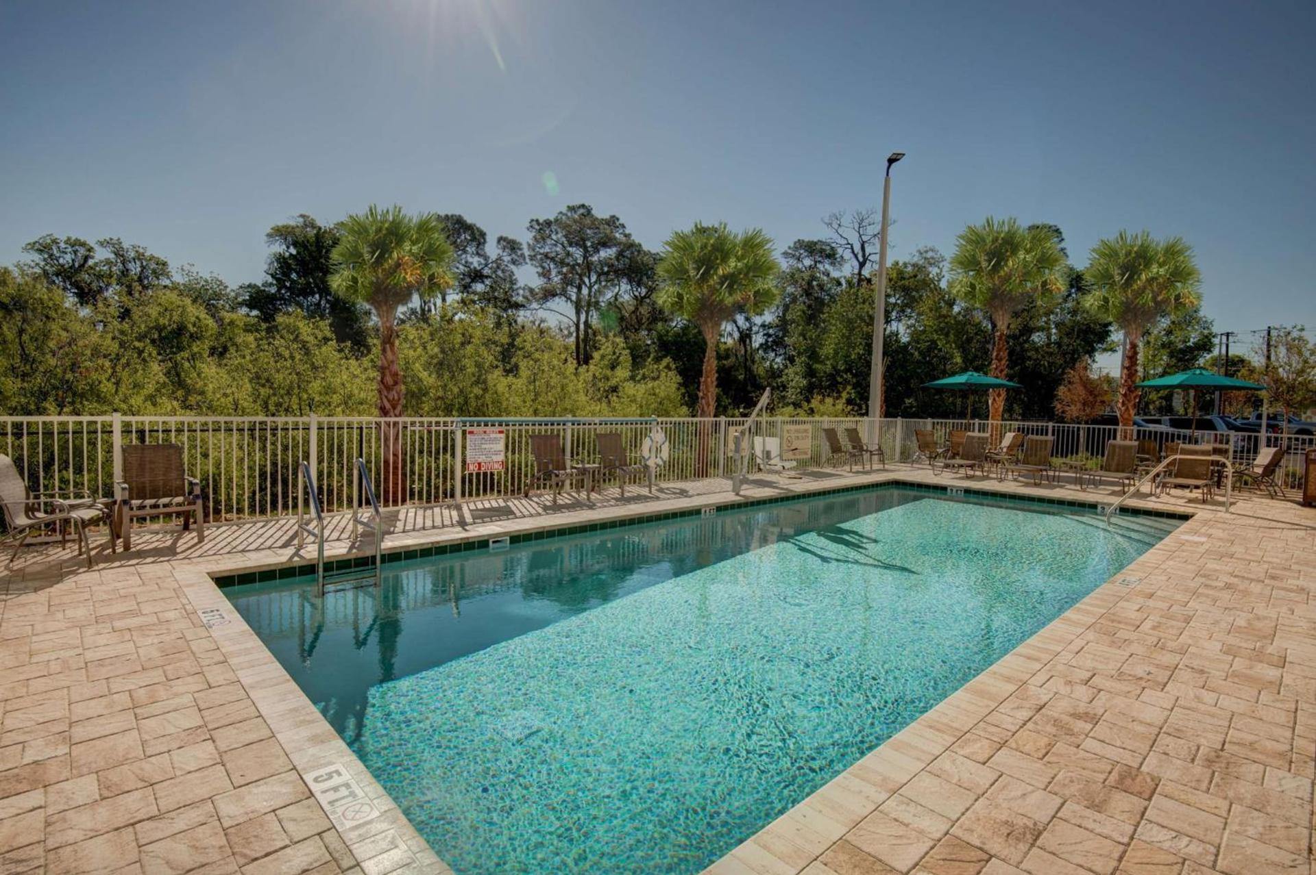 Hampton Inn Plant City photo 9