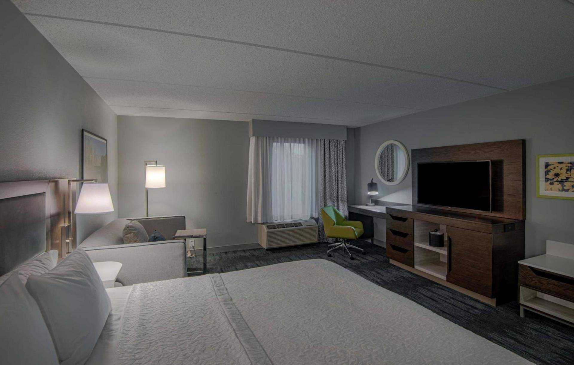 Hampton Inn Waldorf photo 16