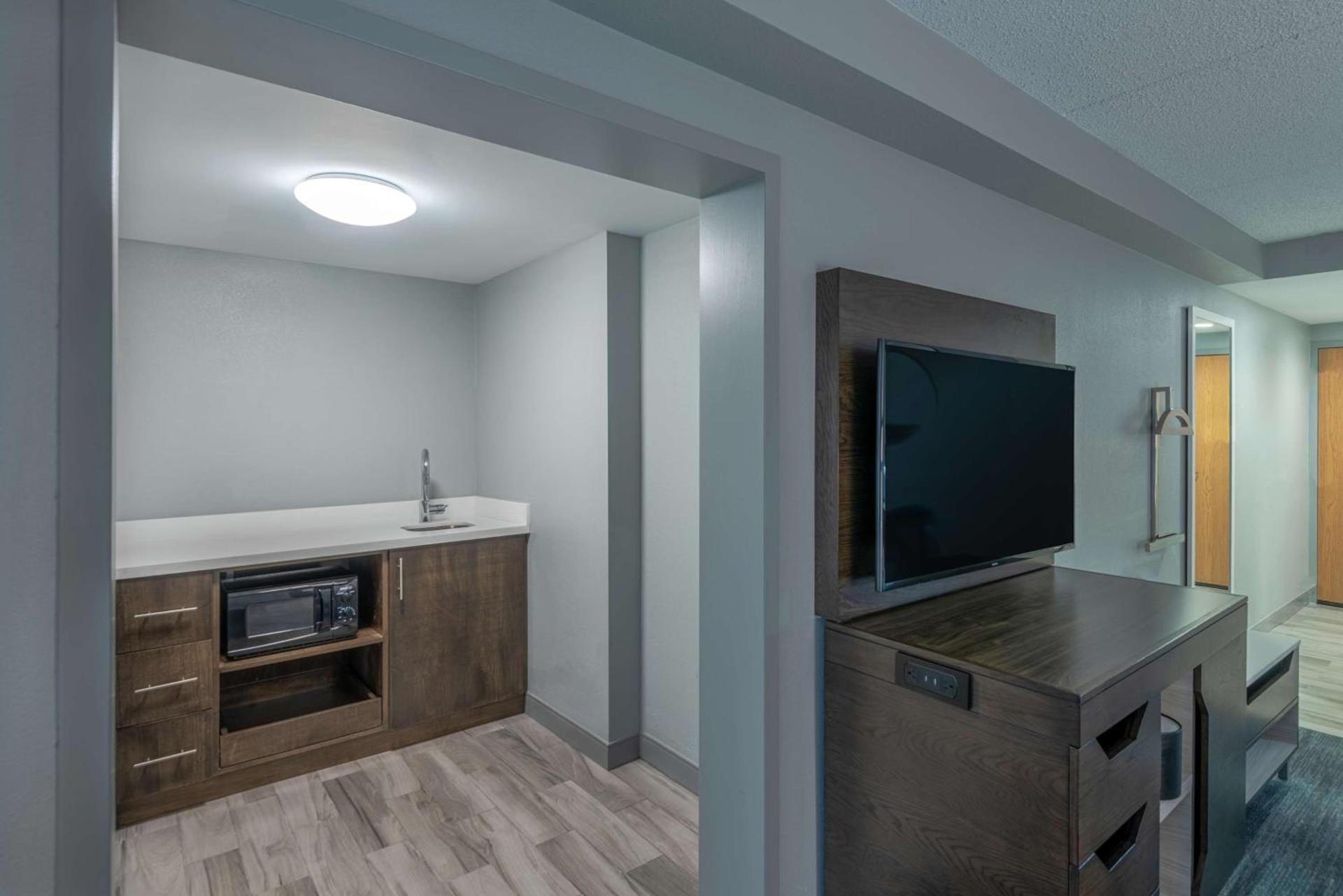 Hampton Inn Waldorf photo 26
