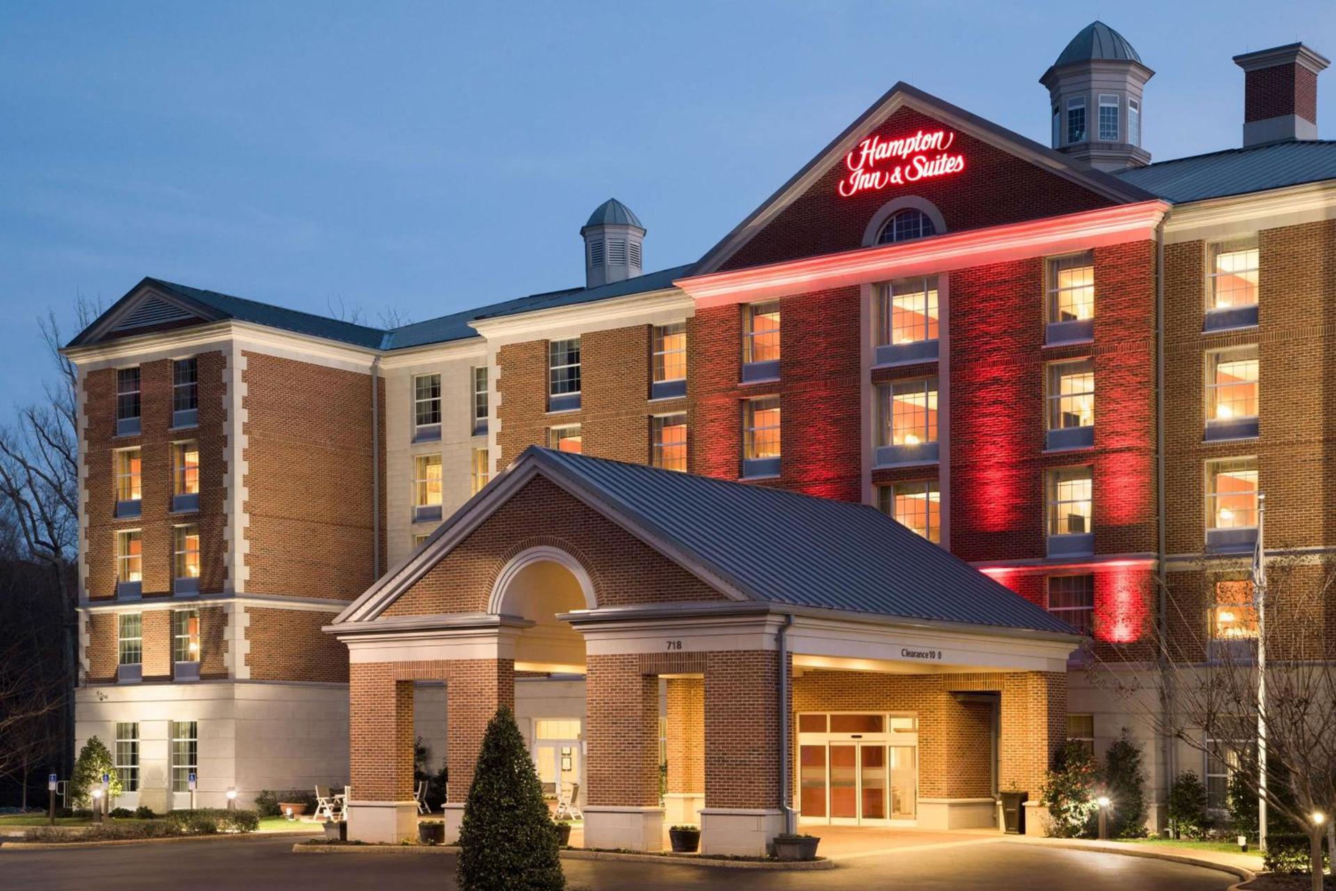 Hampton Inn & Suites Williamsburg-Central photo 2