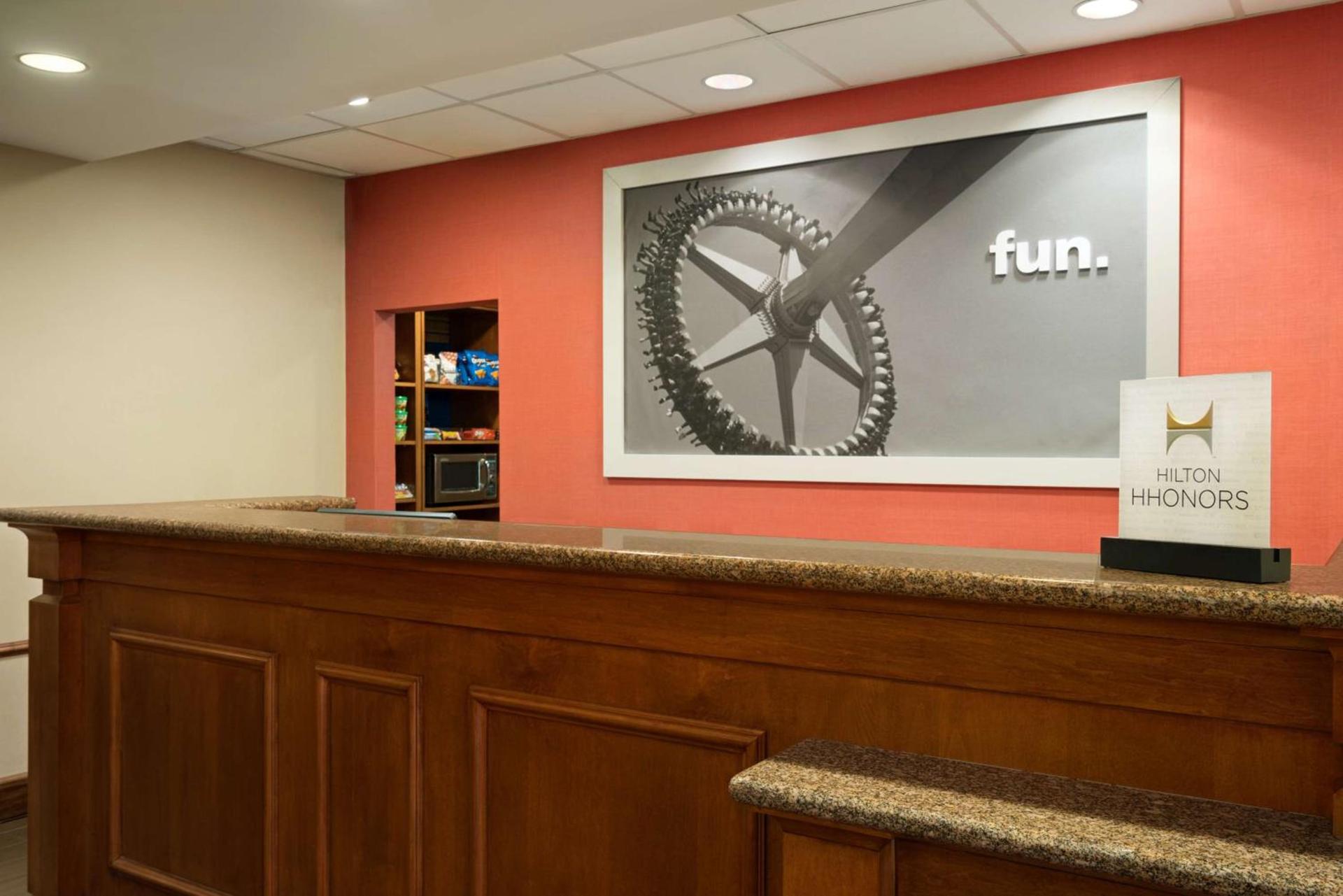 Hampton Inn & Suites Williamsburg-Central photo 3