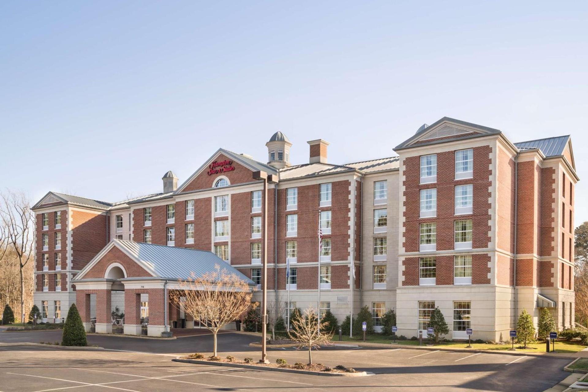 Hampton Inn & Suites Williamsburg-Central photo 1