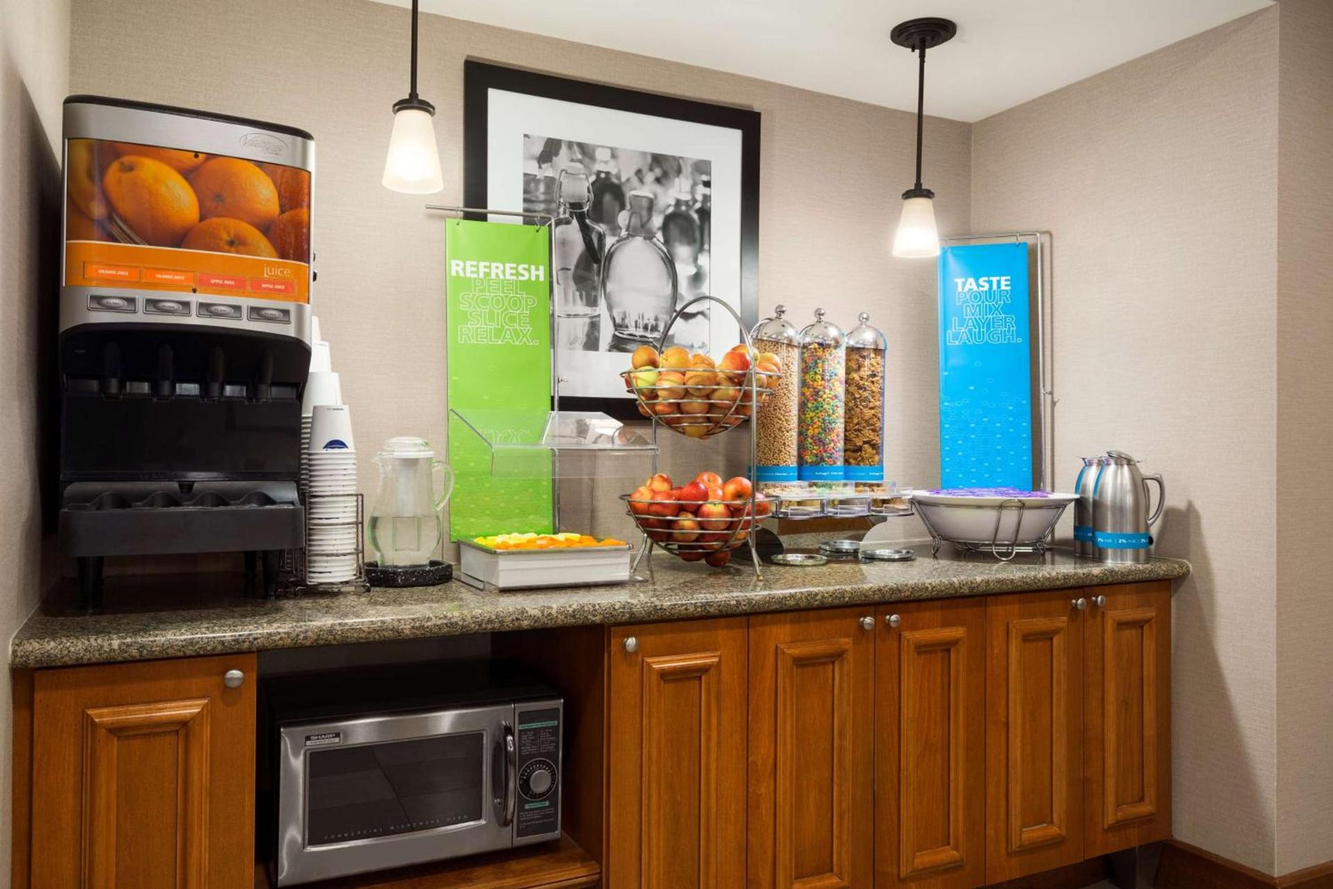 Hampton Inn & Suites Williamsburg-Central photo 9