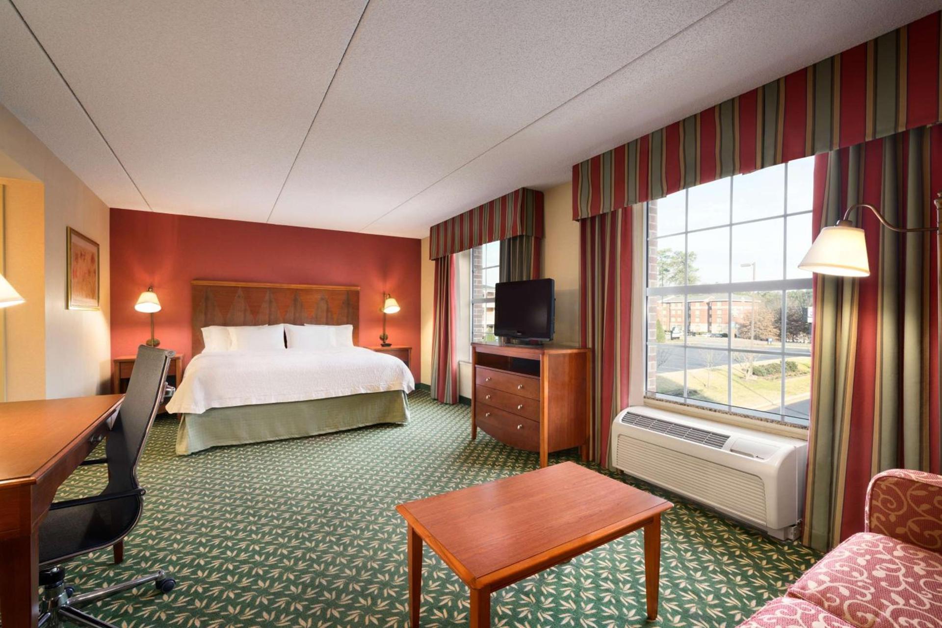 Hampton Inn & Suites Williamsburg-Central photo 21