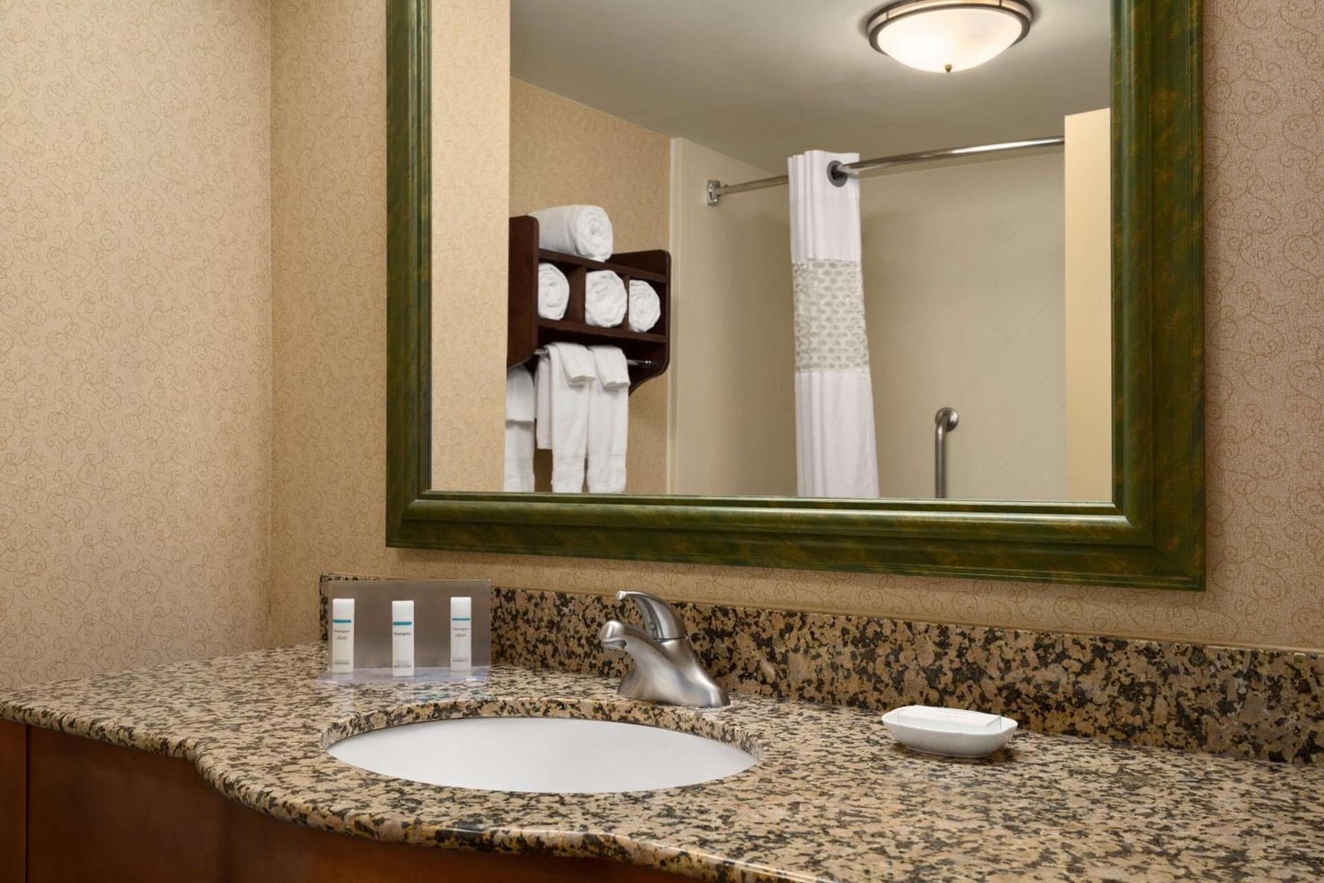 Hampton Inn & Suites Williamsburg-Central photo 22