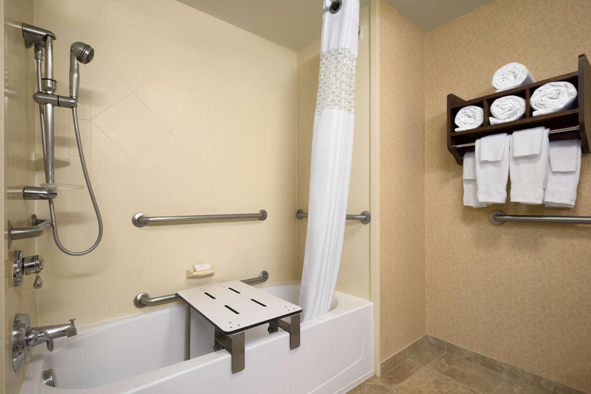 Hampton Inn & Suites Williamsburg-Central photo 24