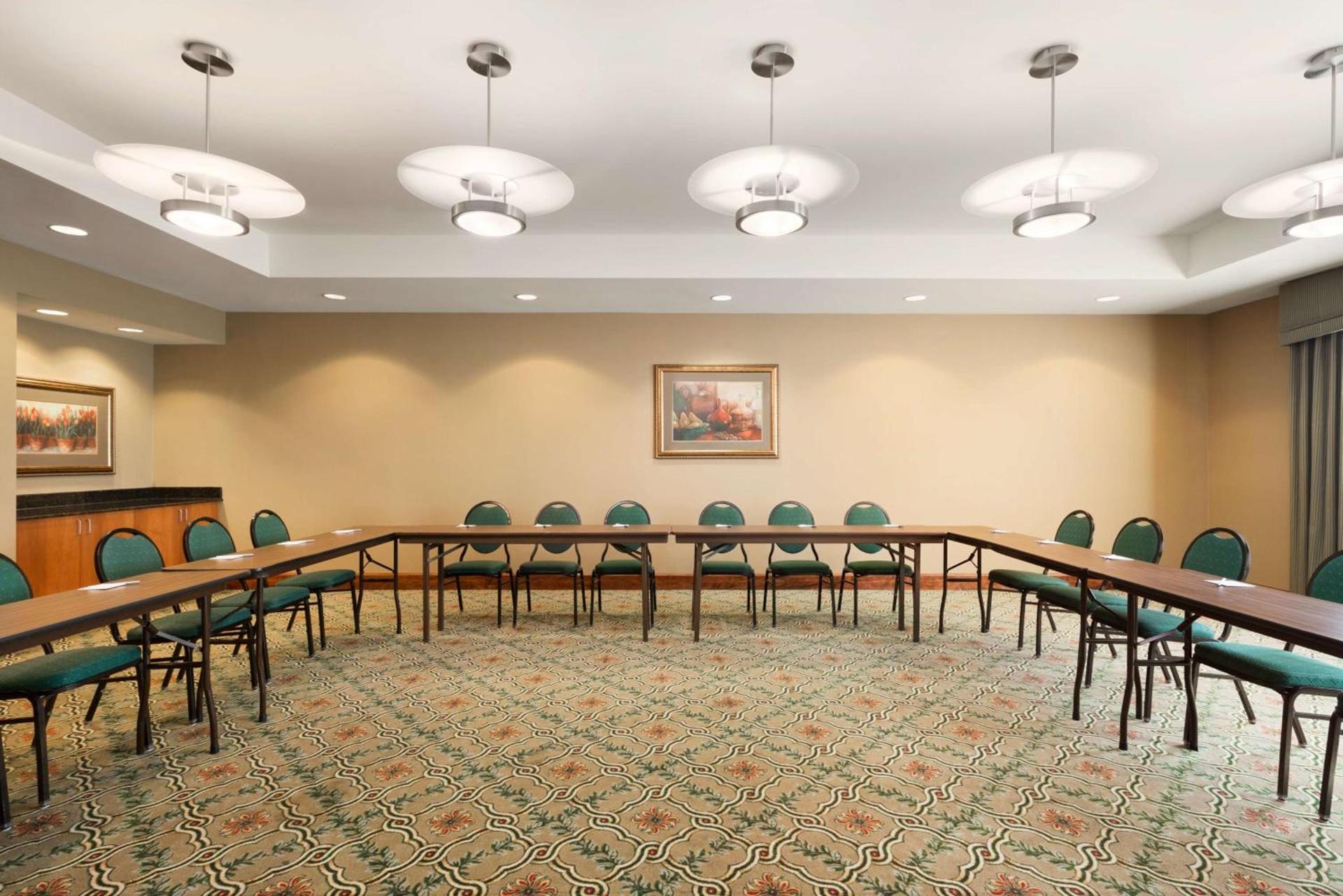 Hampton Inn & Suites Williamsburg-Central photo 27