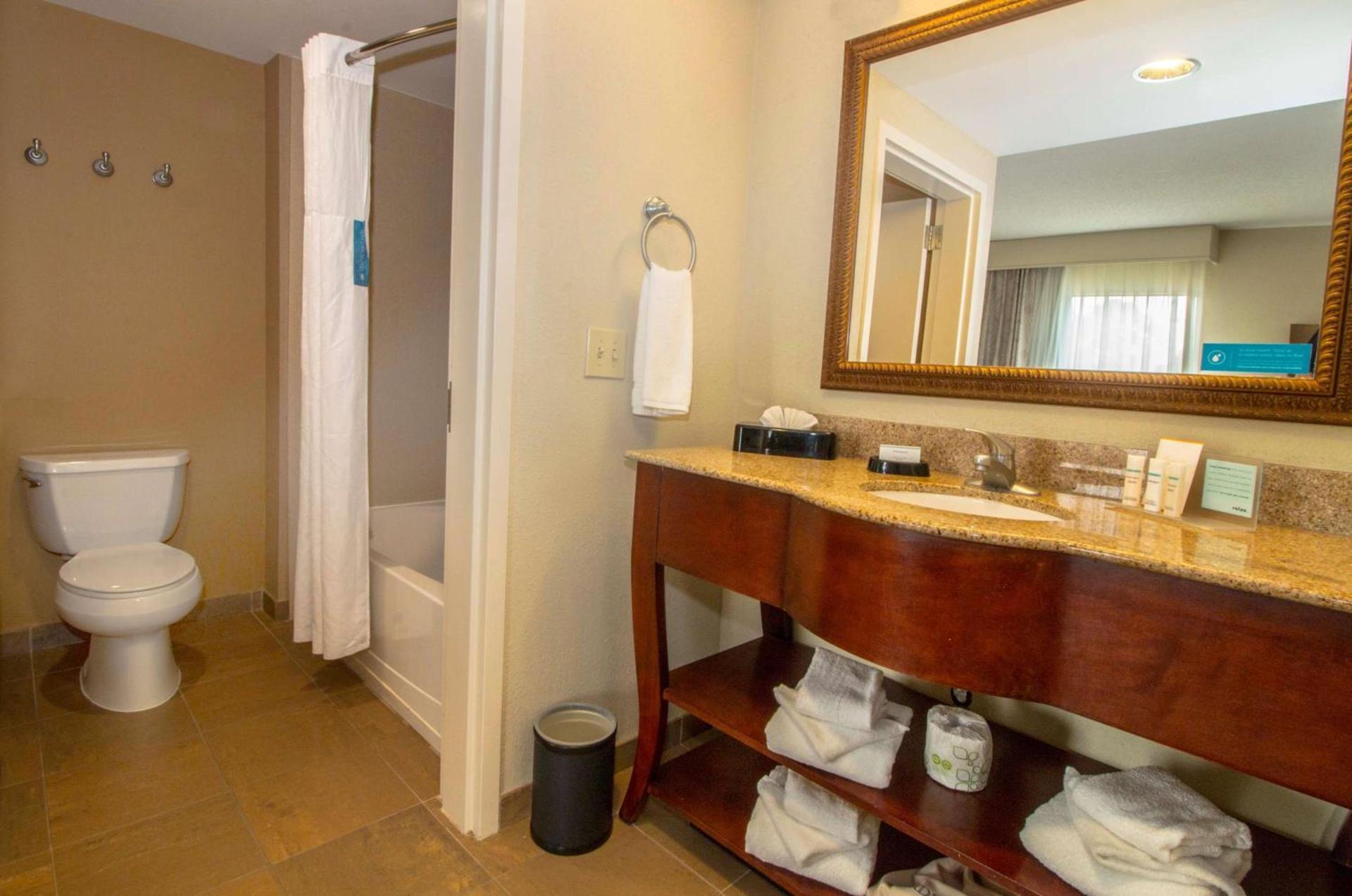 Hampton Inn & Suites Chesapeake-Battlefield Boulevard photo 20