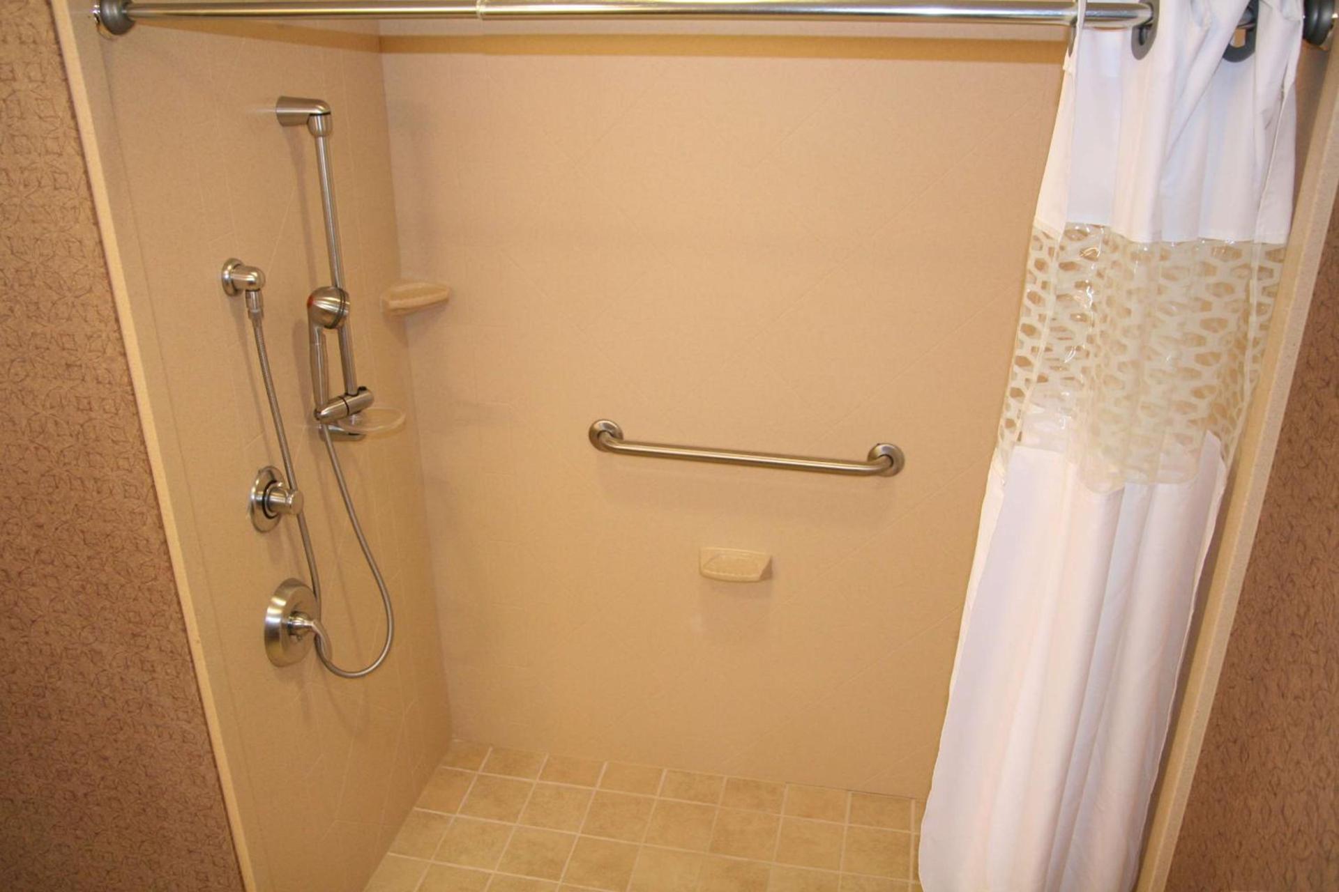 Hampton Inn & Suites Chesapeake-Battlefield Boulevard photo 33