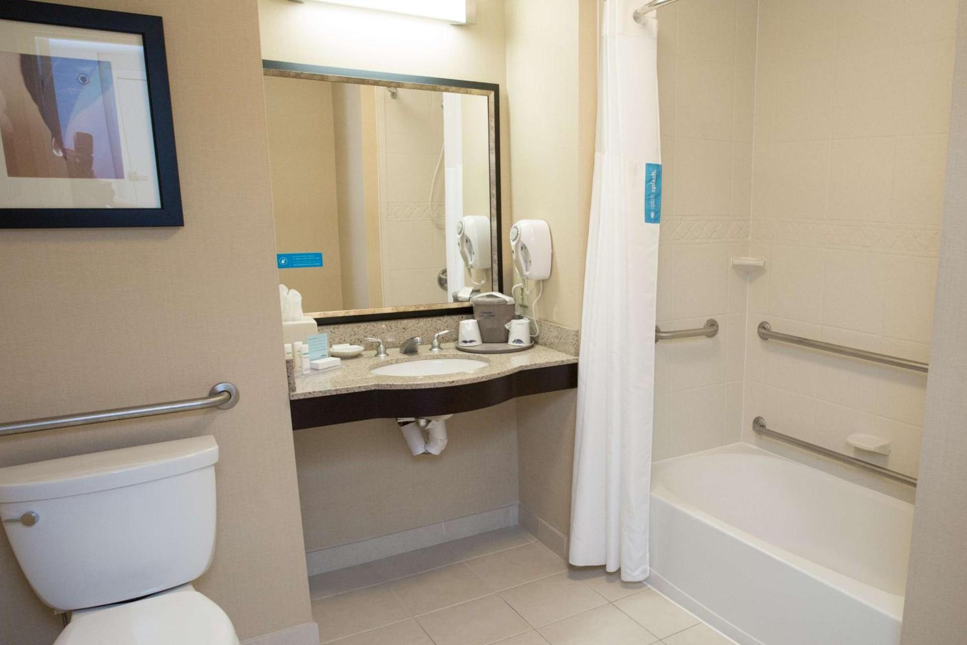 Hampton Inn & Suites Providence Downtown photo 11