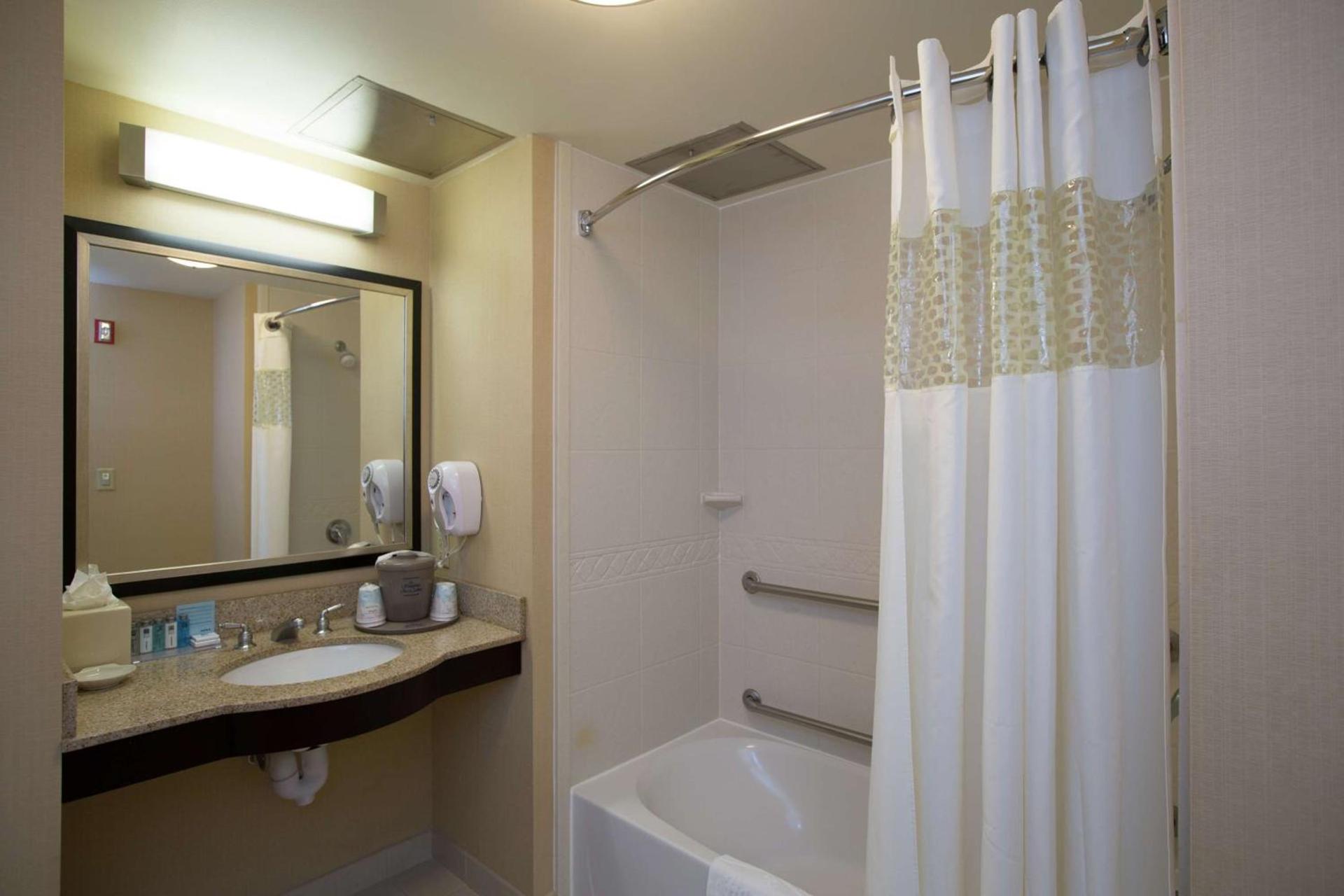 Hampton Inn & Suites Providence Downtown photo 16