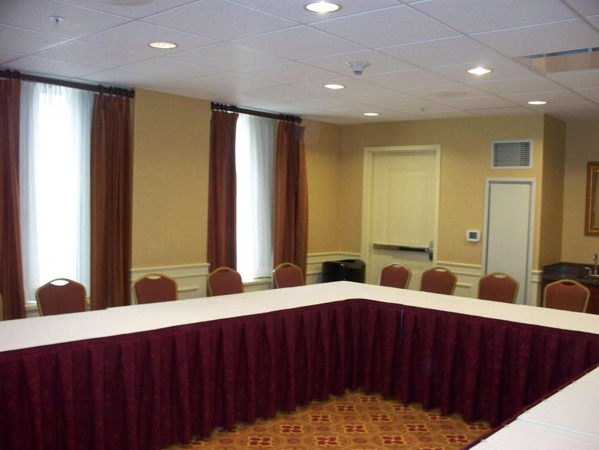 Hampton Inn & Suites Providence Downtown photo 36