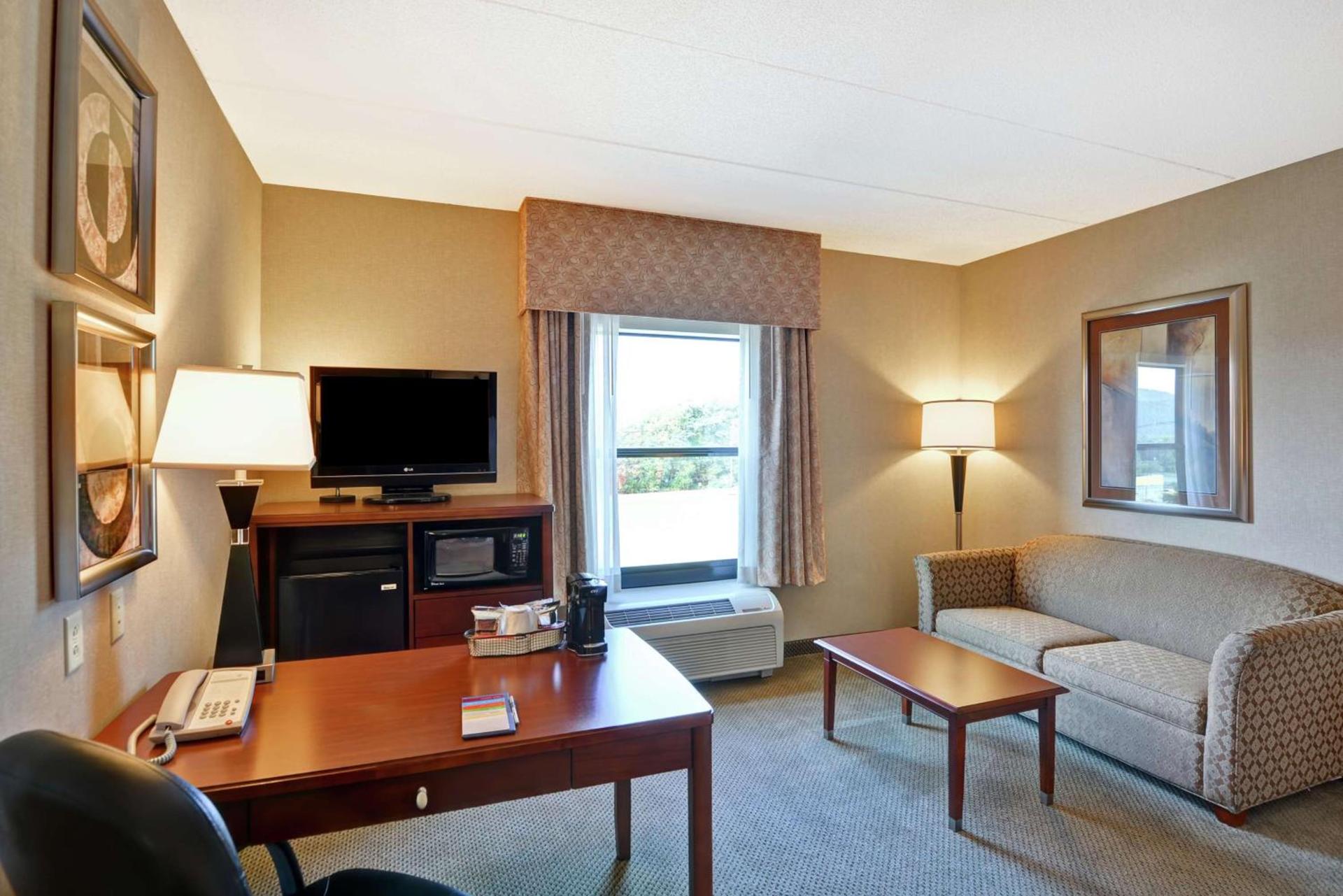 Hampton Inn Sayre photo 25