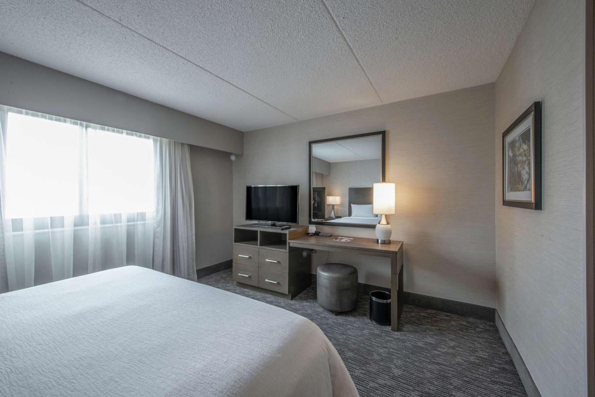 Embassy Suites by Hilton Chicago Schaumburg Woodfield photo 14