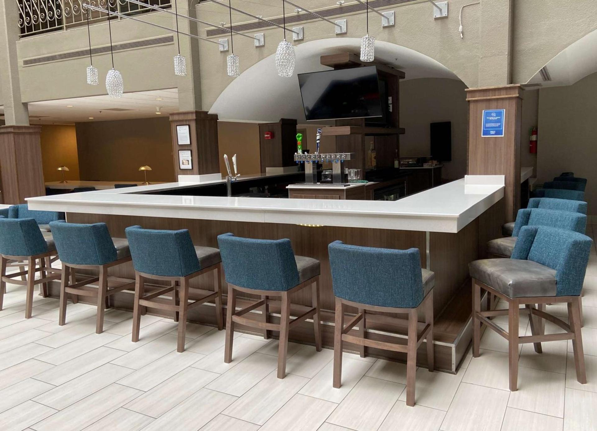 Embassy Suites by Hilton Chicago Schaumburg Woodfield photo 24