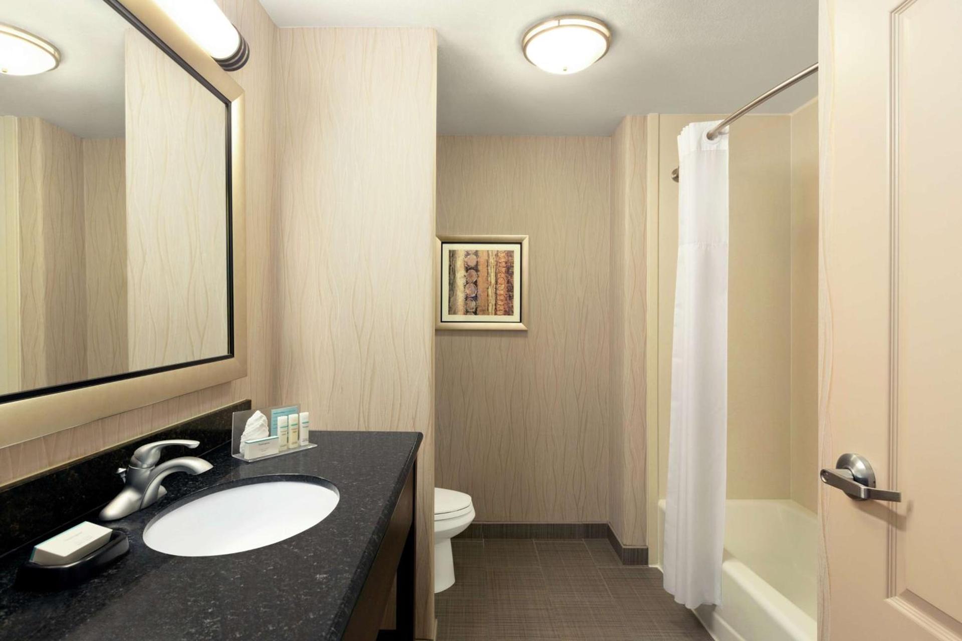 Hampton Inn and Suites Houston Pasadena photo 14