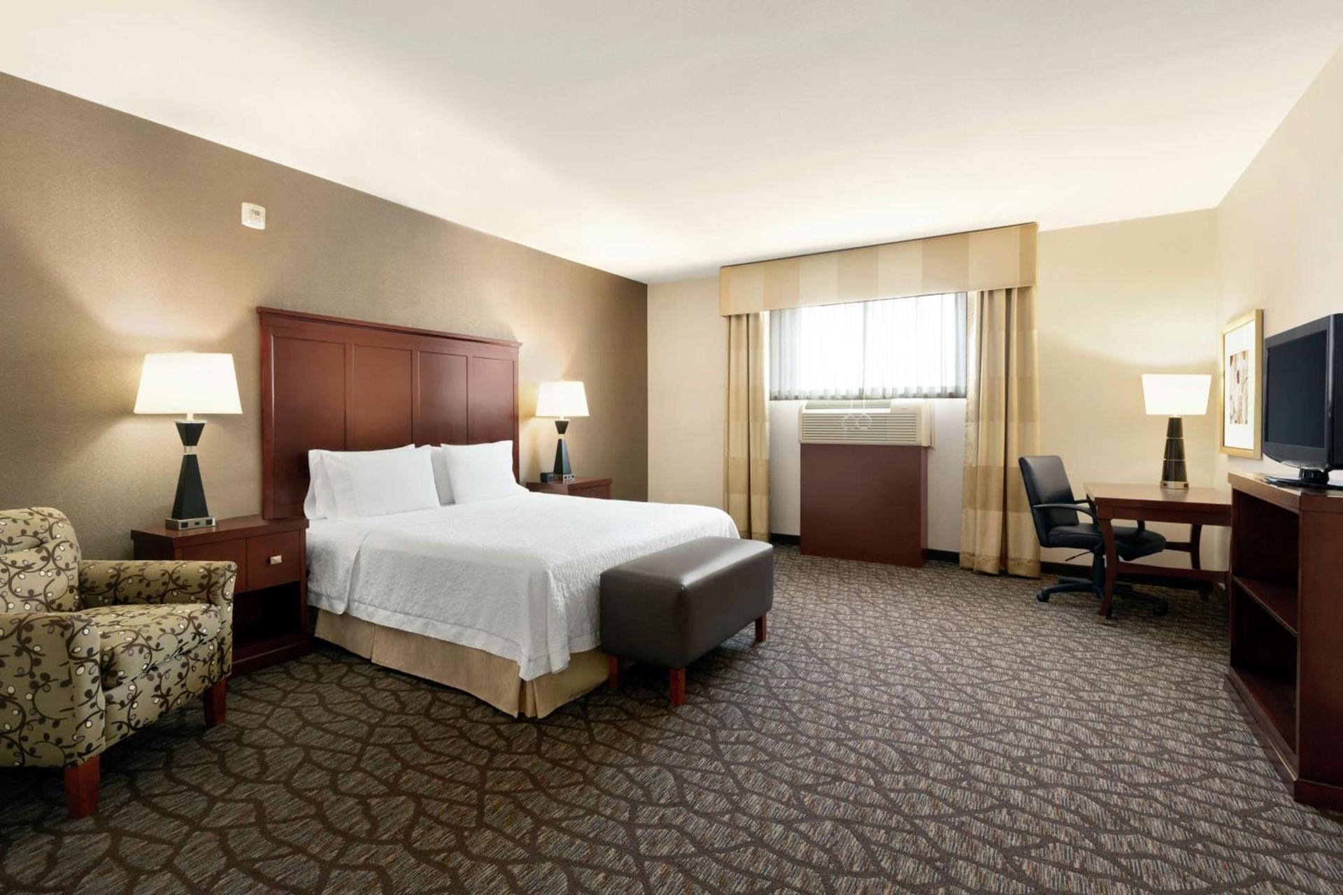 Hampton Inn and Suites Houston Pasadena photo 18