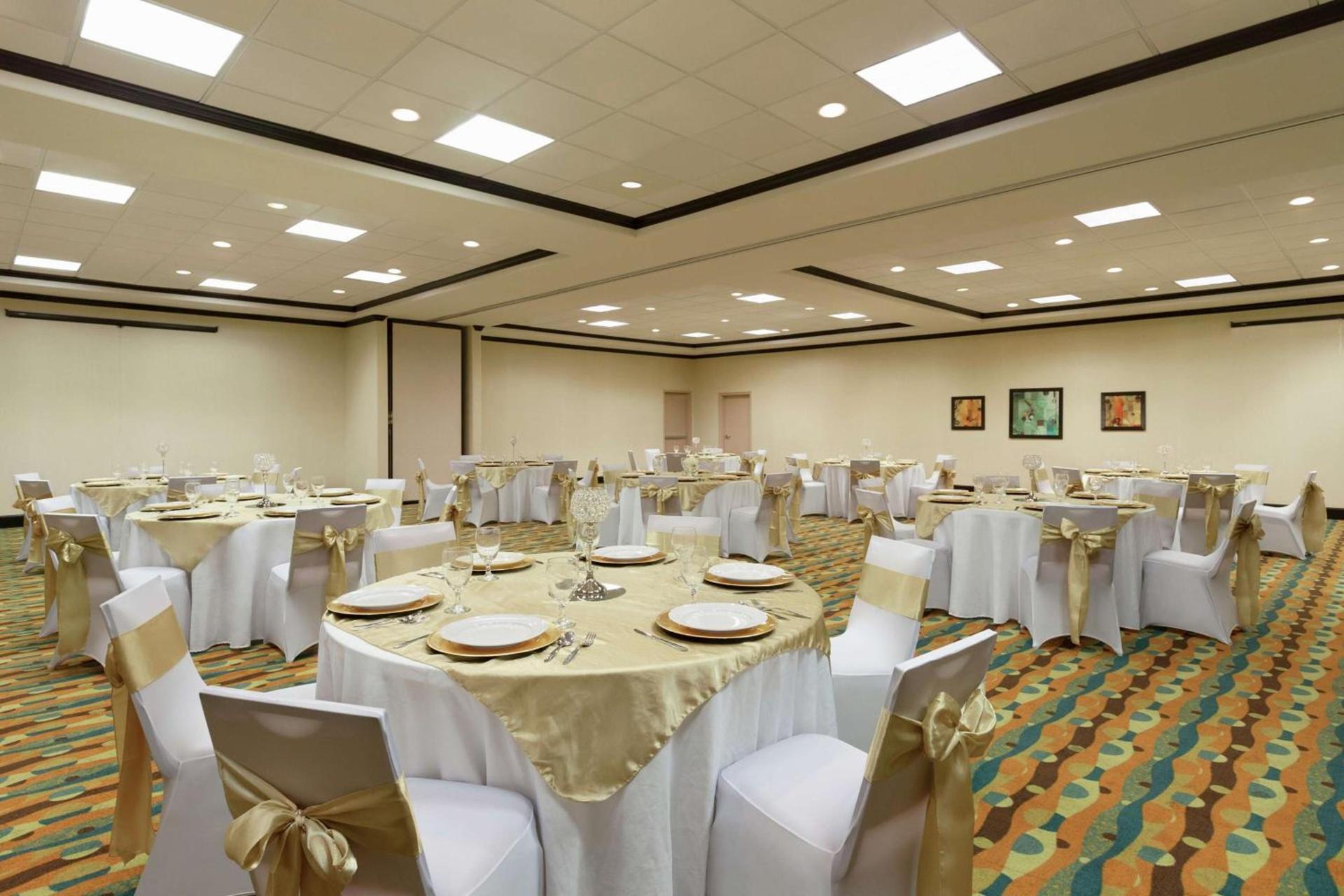 Hampton Inn and Suites Houston Pasadena photo 31