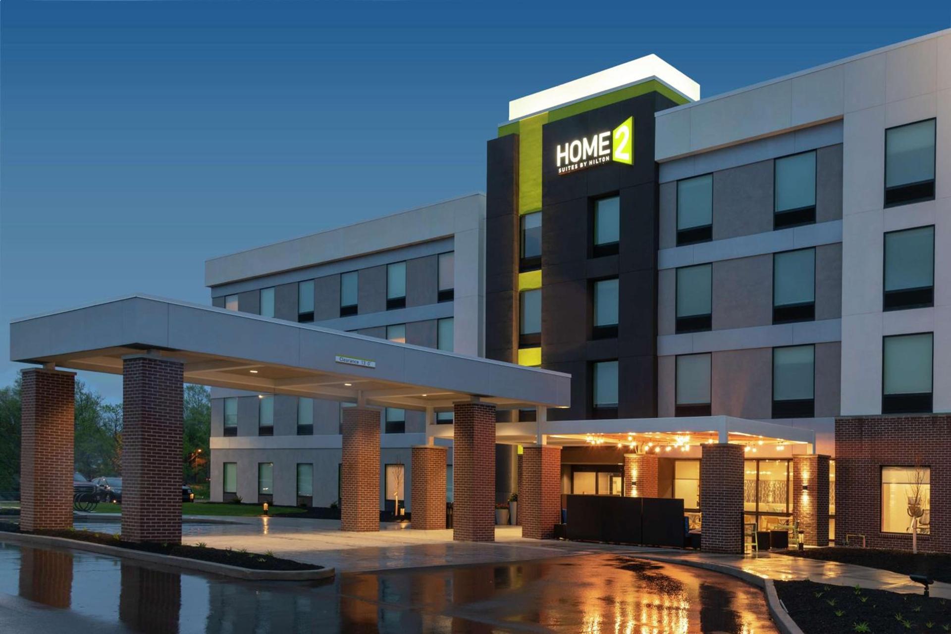 Home2 Suites By Hilton Indianapolis Airport photo 2
