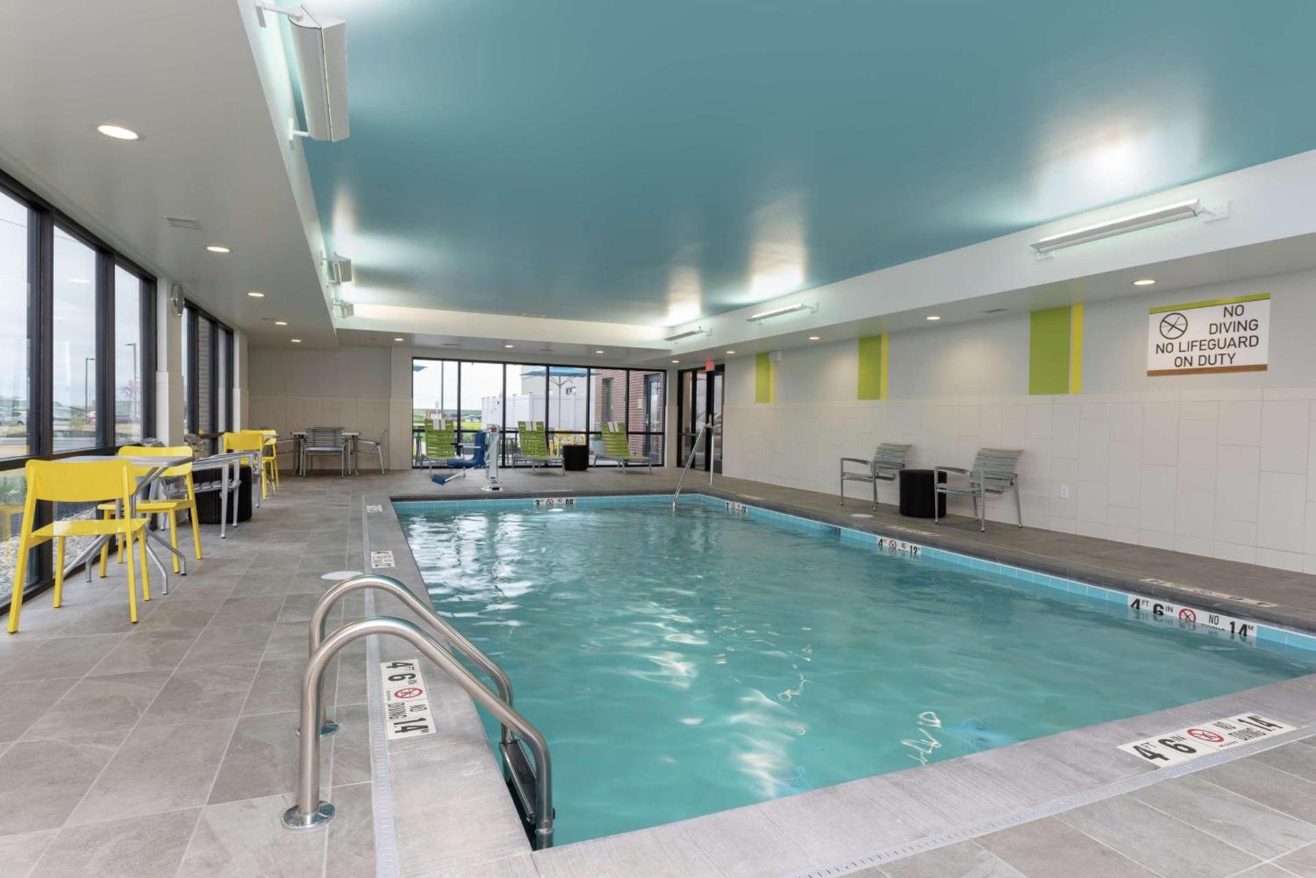 Home2 Suites By Hilton Indianapolis Airport photo 8