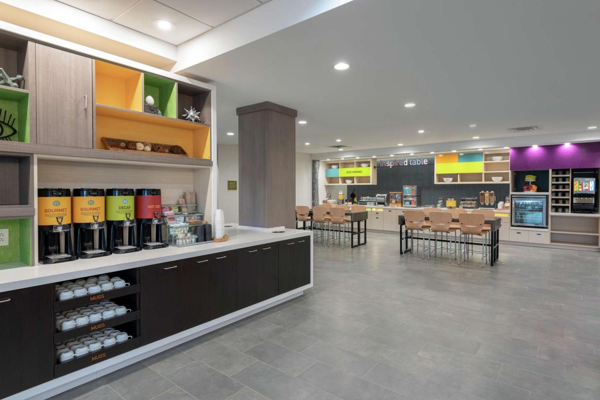 Home2 Suites By Hilton Indianapolis Airport photo 10