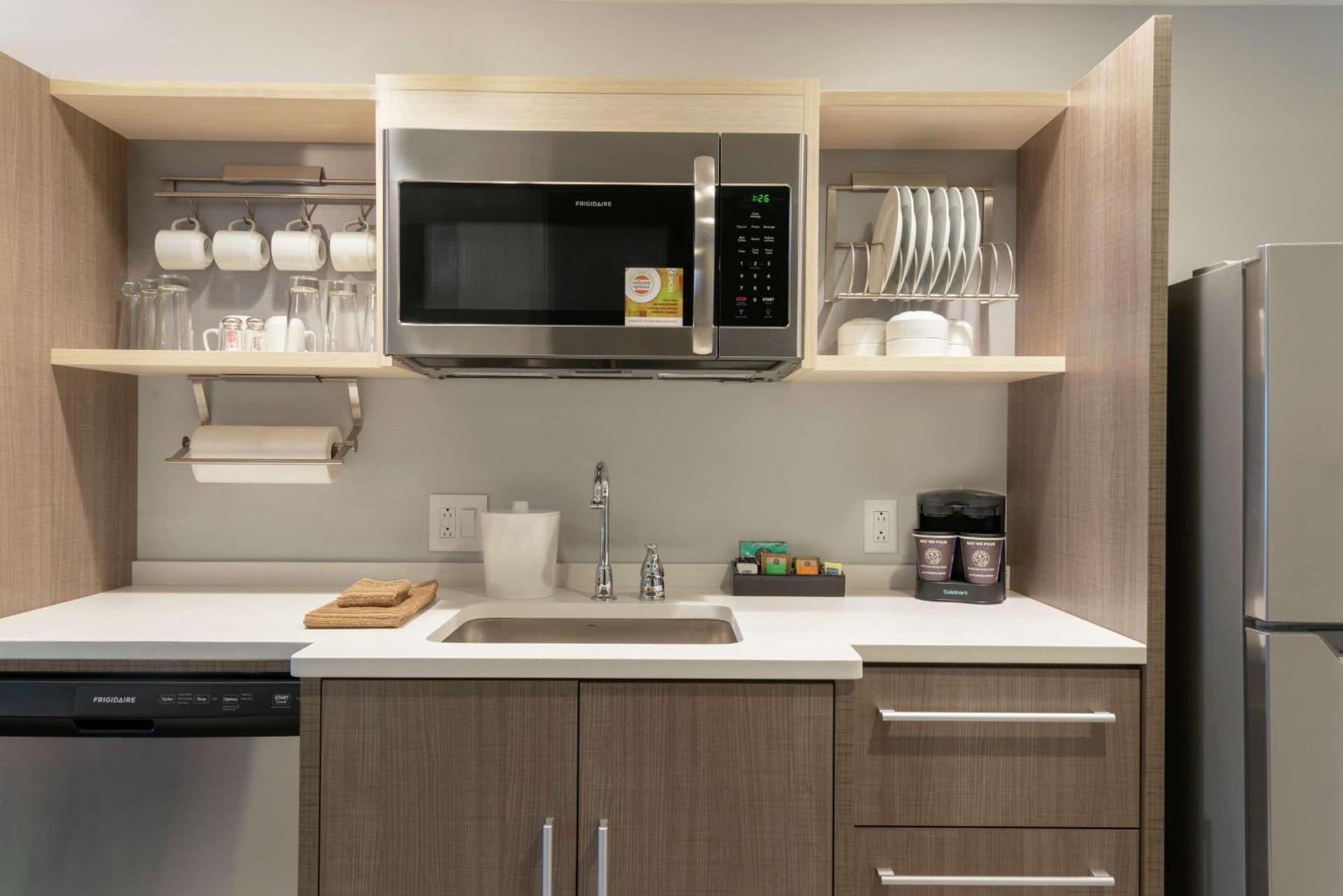 Home2 Suites By Hilton Indianapolis Airport photo 25