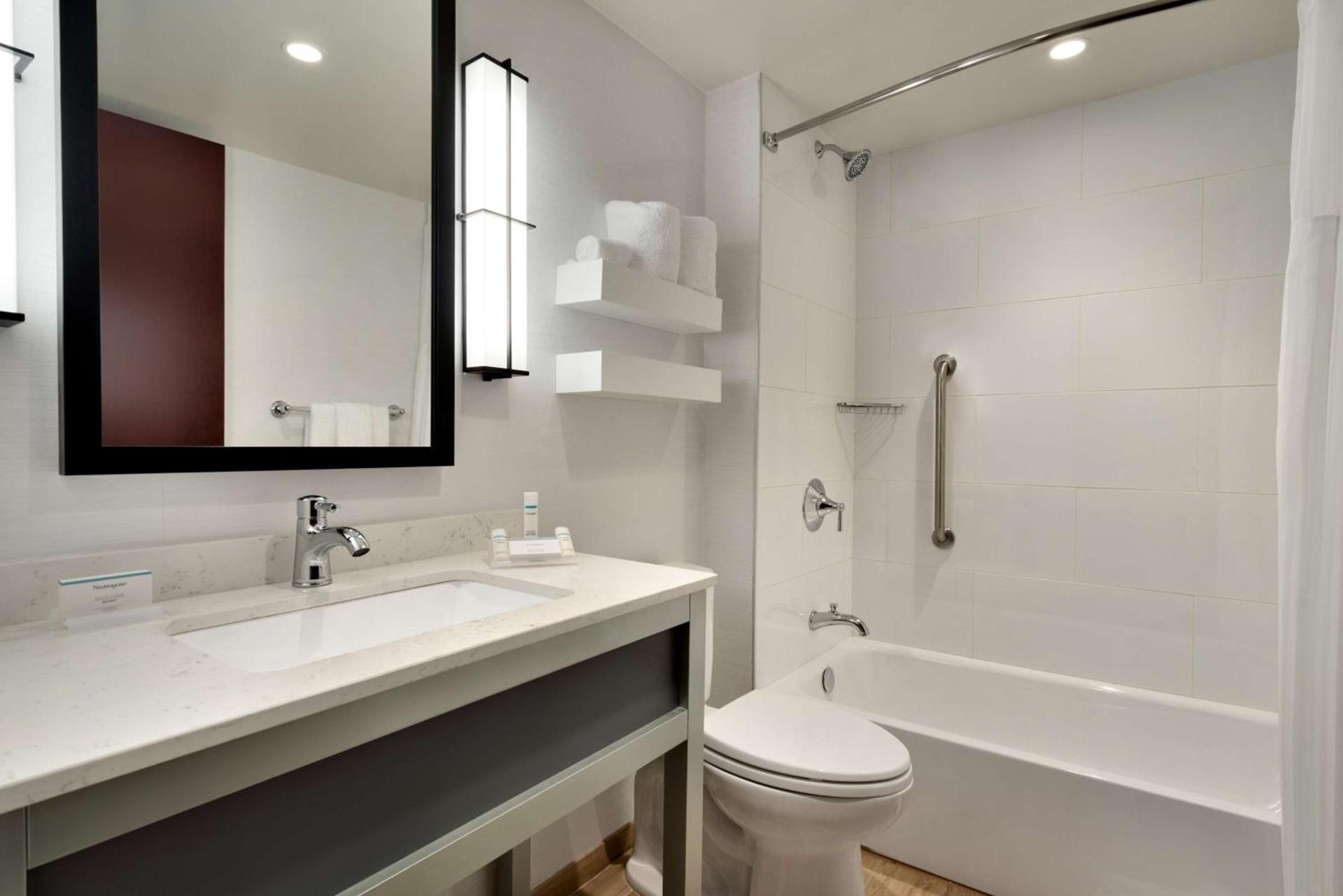 Hilton Garden Inn New York Times Square South photo 34