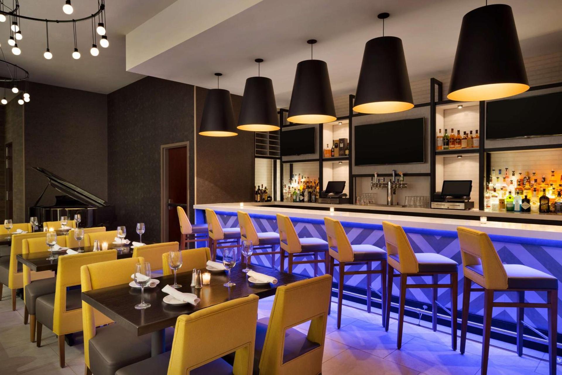 Hilton Garden Inn New York Times Square South photo 5