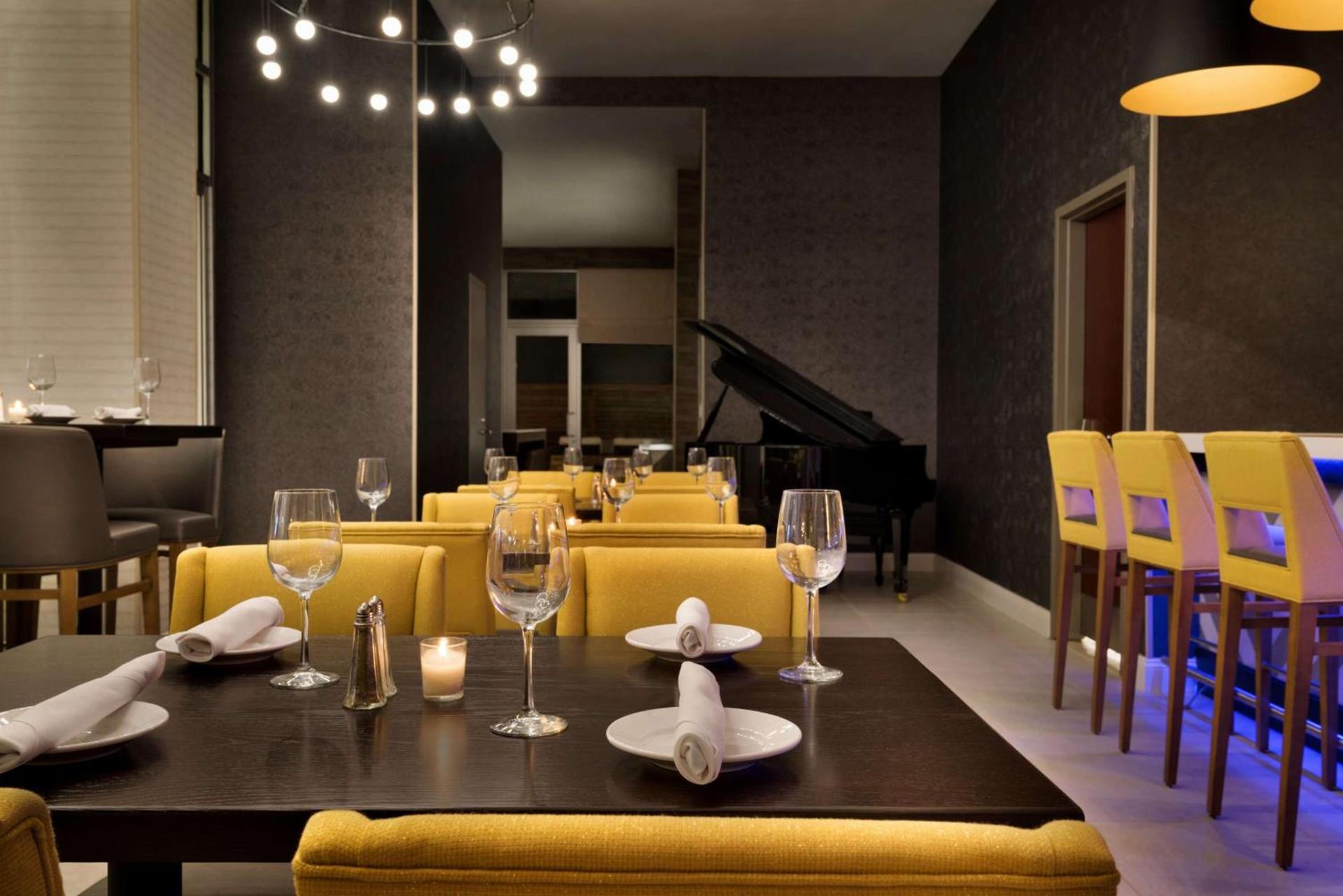 Hilton Garden Inn New York Times Square South photo 6