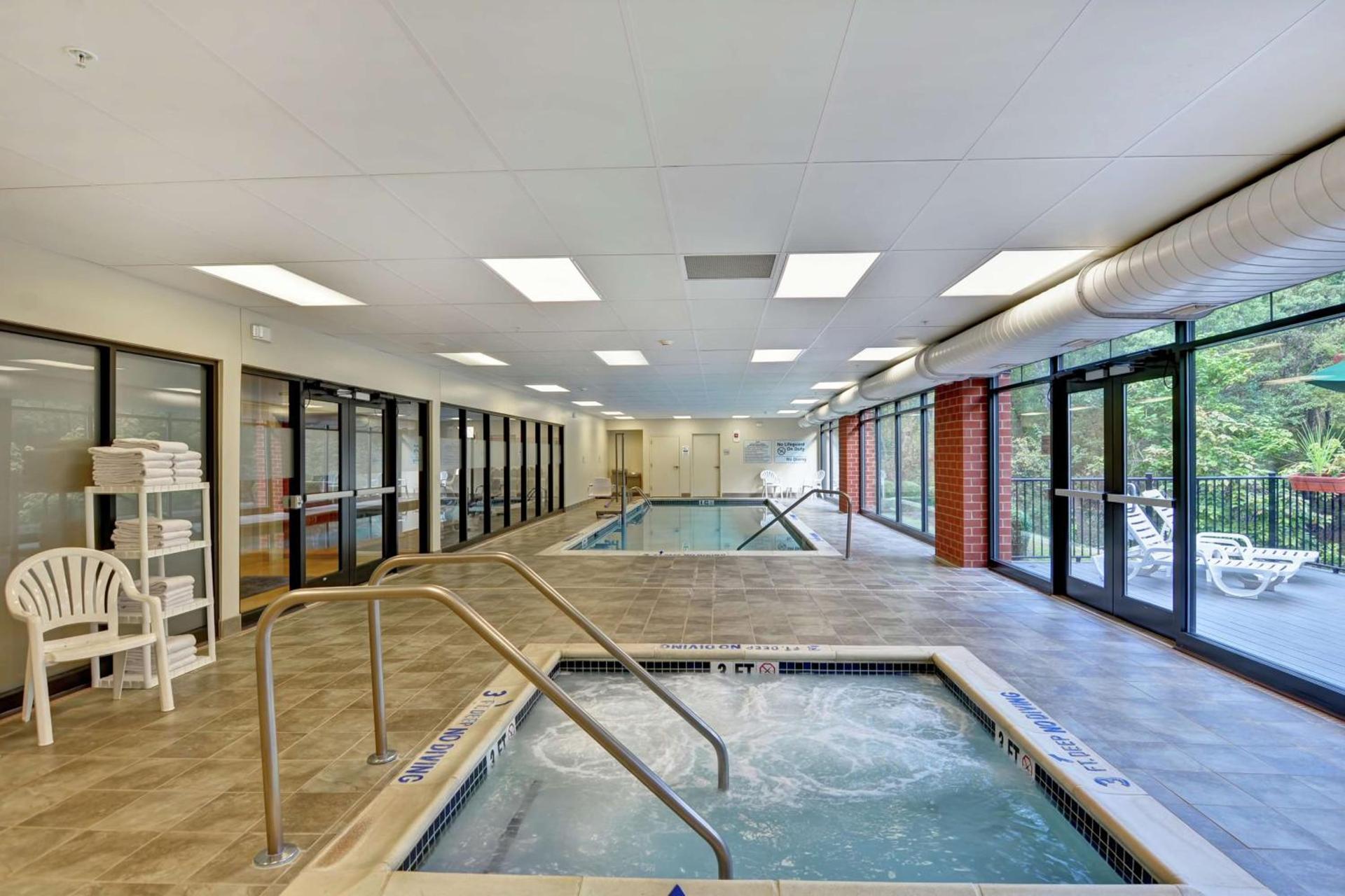 Hampton Inn Tunkhannock photo 2