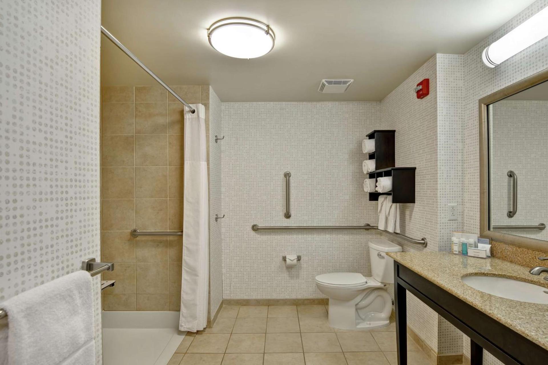 Hampton Inn Tunkhannock photo 25