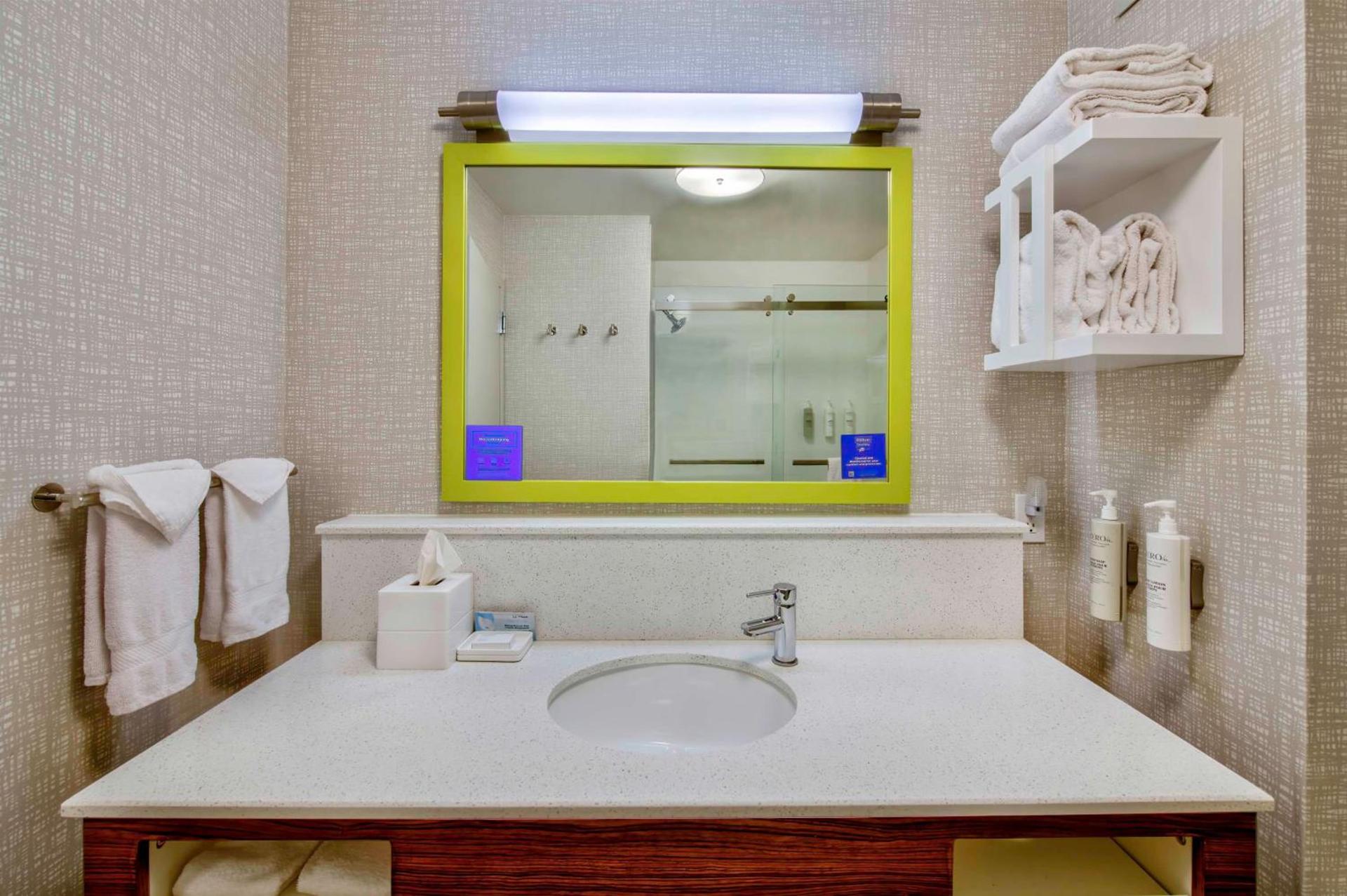 Hampton Inn Cortland photo 12