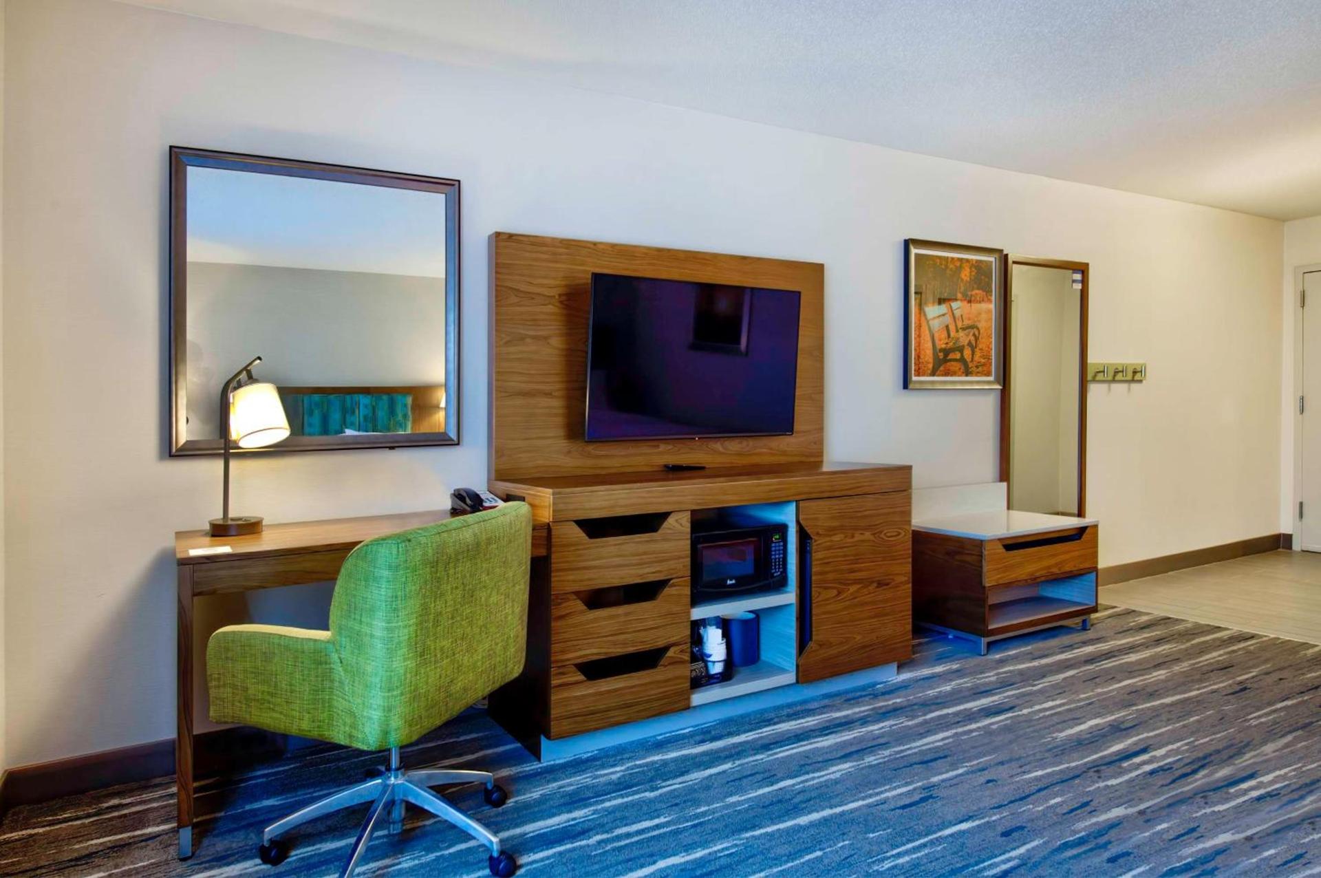 Hampton Inn Cortland photo 15