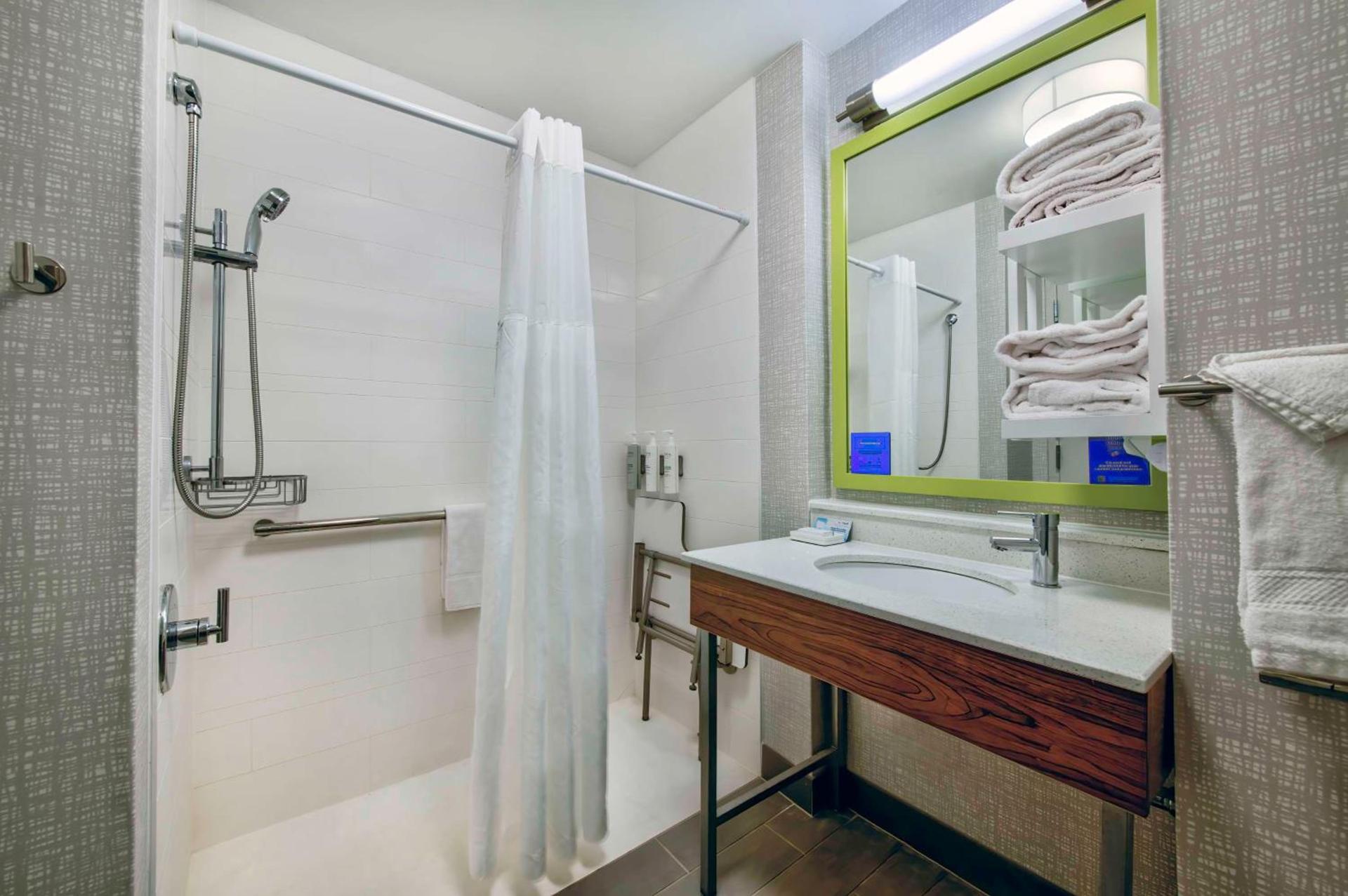 Hampton Inn Cortland photo 16