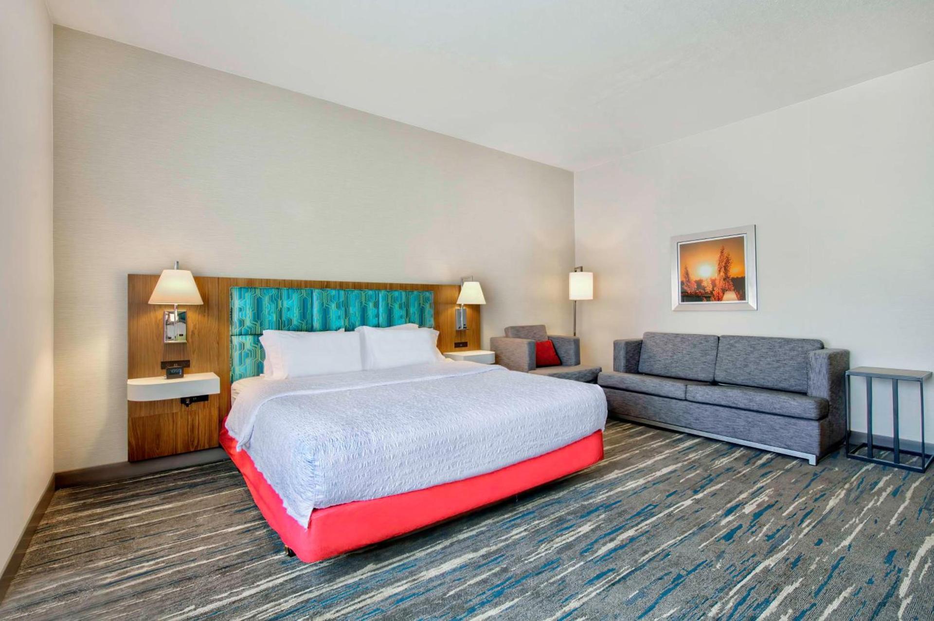 Hampton Inn Cortland photo 17