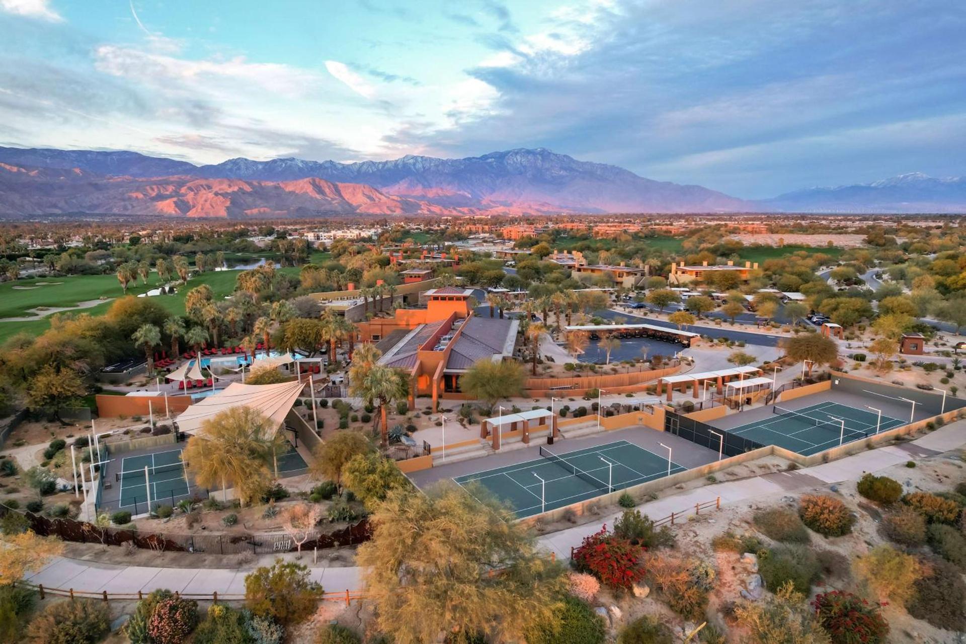 Hilton Grand Vacations Club Palm Desert photo 59