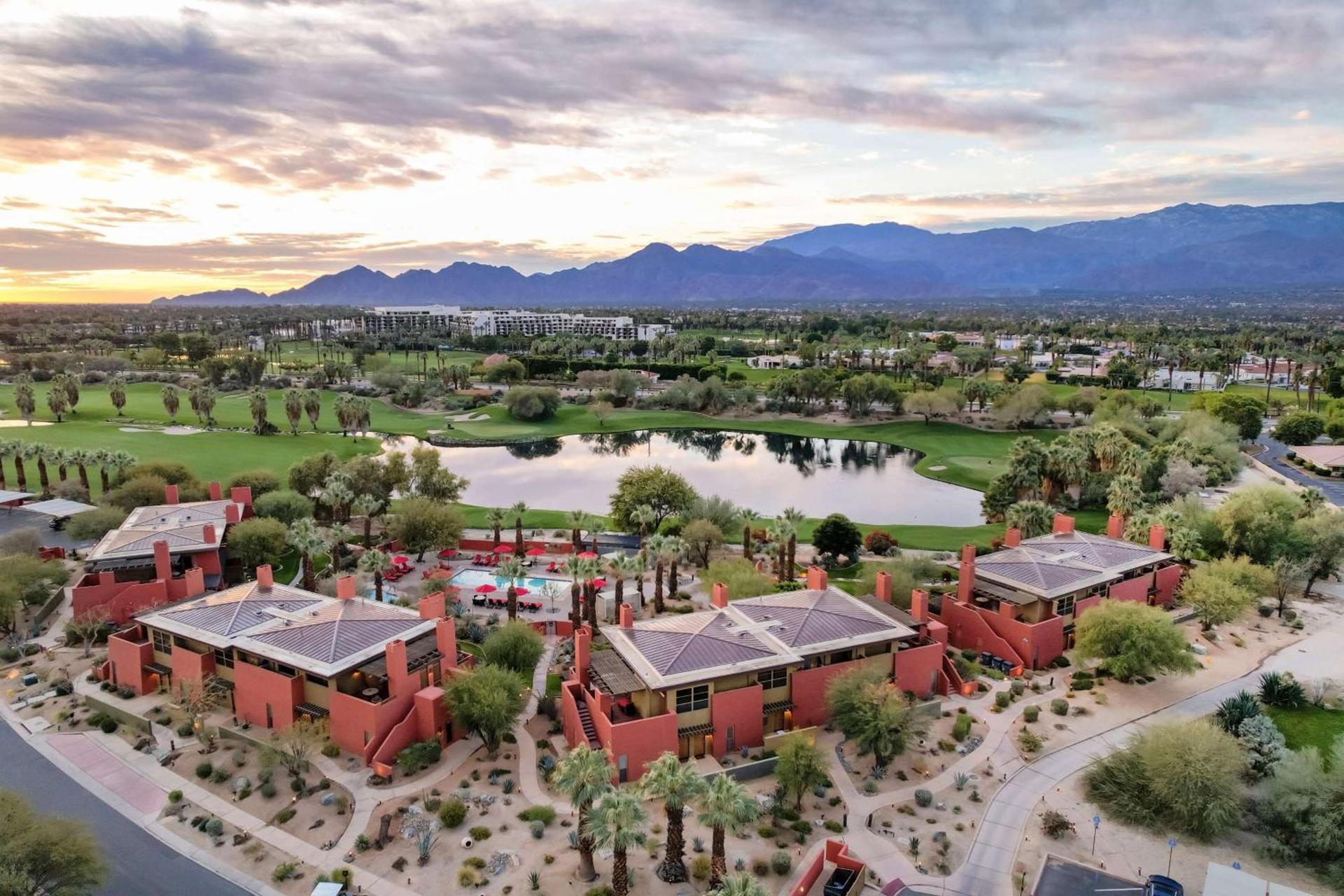 Hilton Grand Vacations Club Palm Desert photo 1