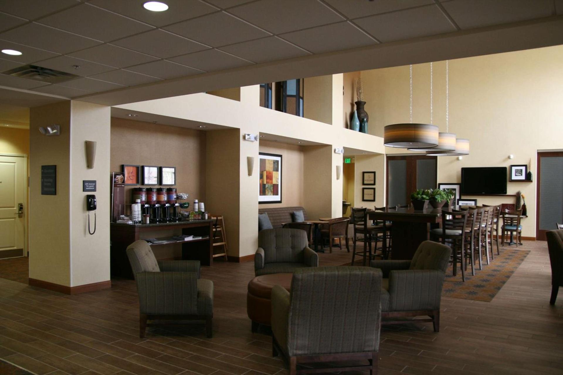 Hampton Inn and Suites Pueblo/North photo 4