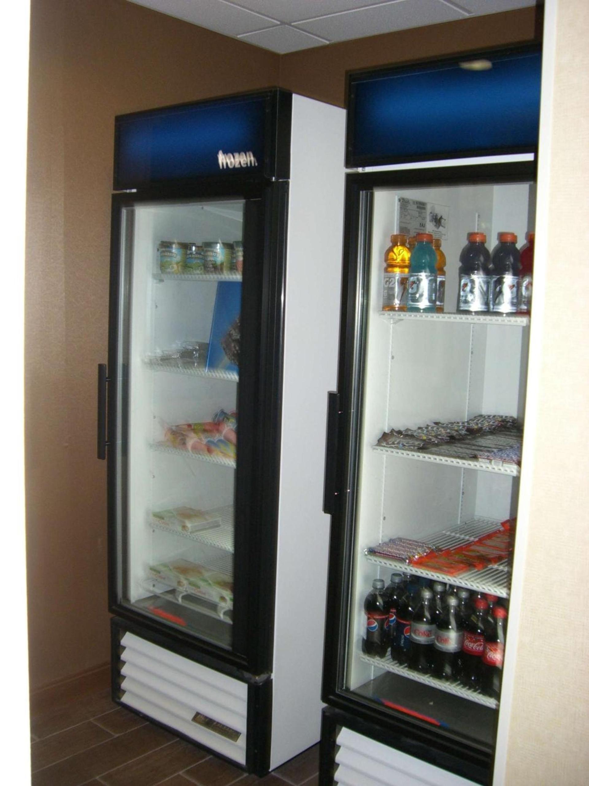 Hampton Inn and Suites Pueblo/North photo 10