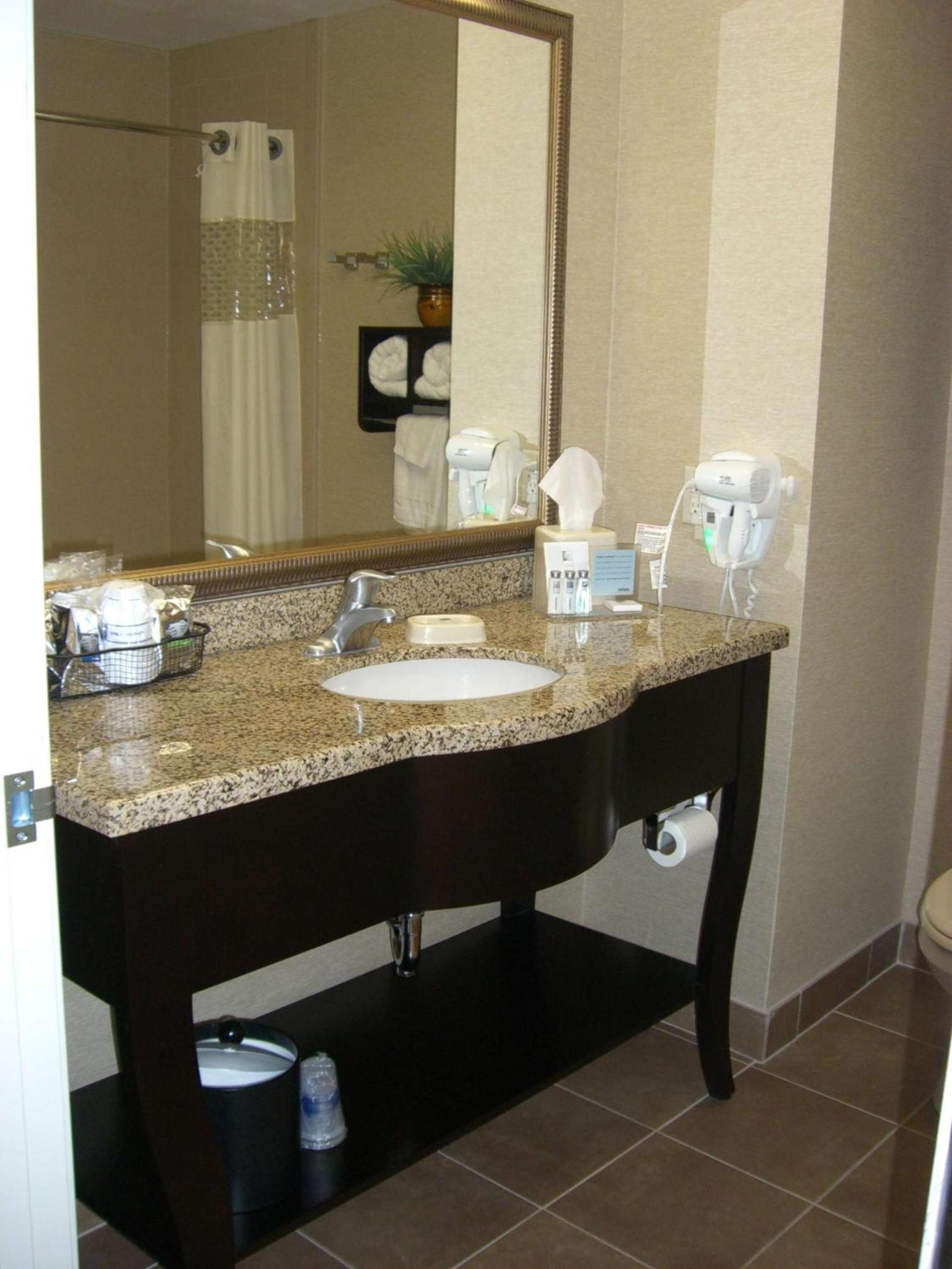 Hampton Inn and Suites Pueblo/North photo 14